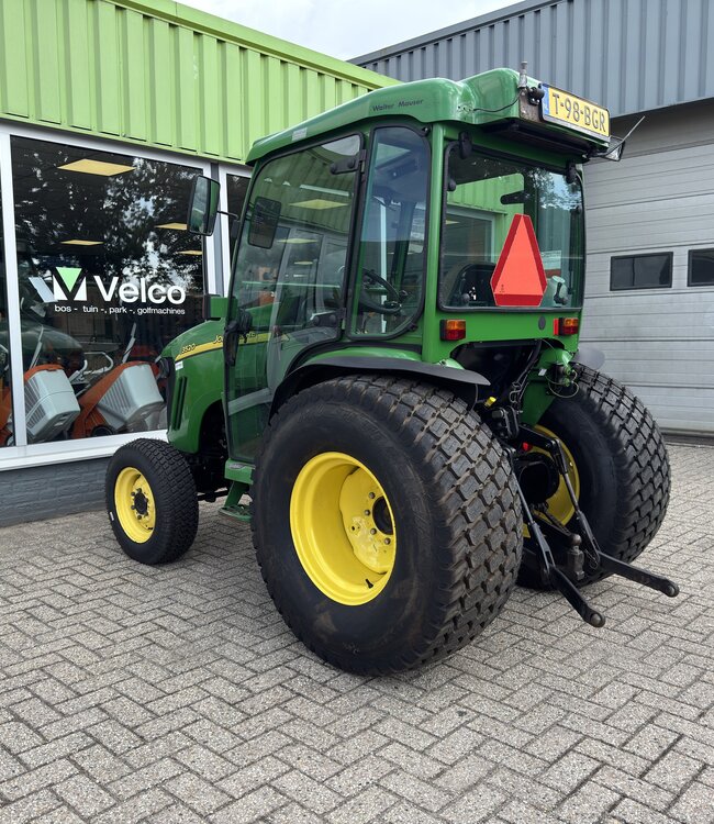 John Deere 3520