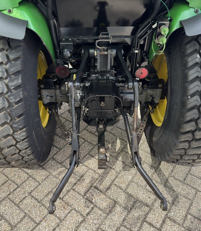 John Deere 3520