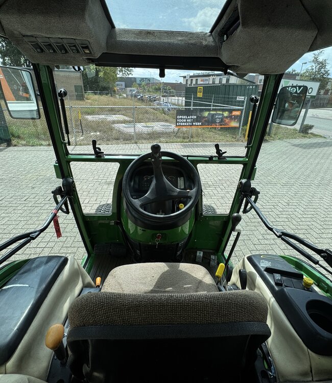 John Deere 3520