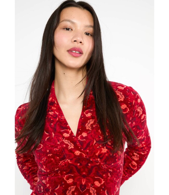 Velvet Glamour Aura - Red carpet feelings