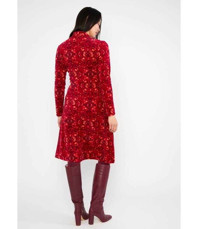 Velvet Glamour Aura - Red carpet feelings