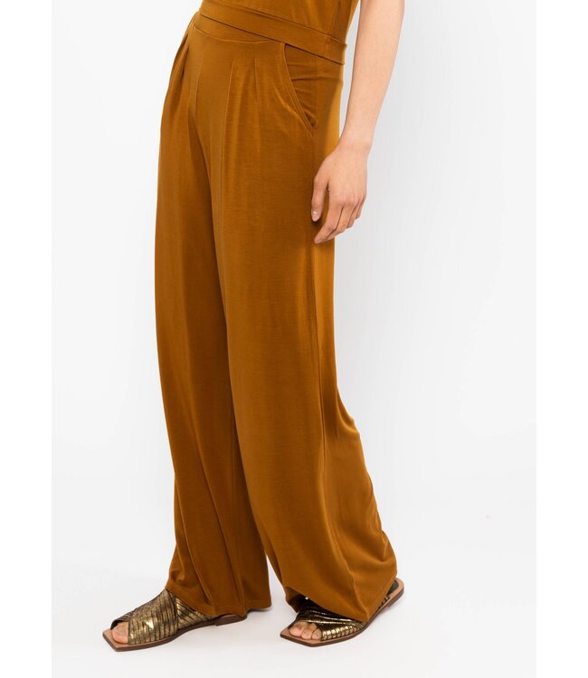 Dressed for success - Strong ochre