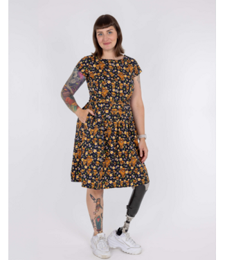 Run & Fly Highland cow dress