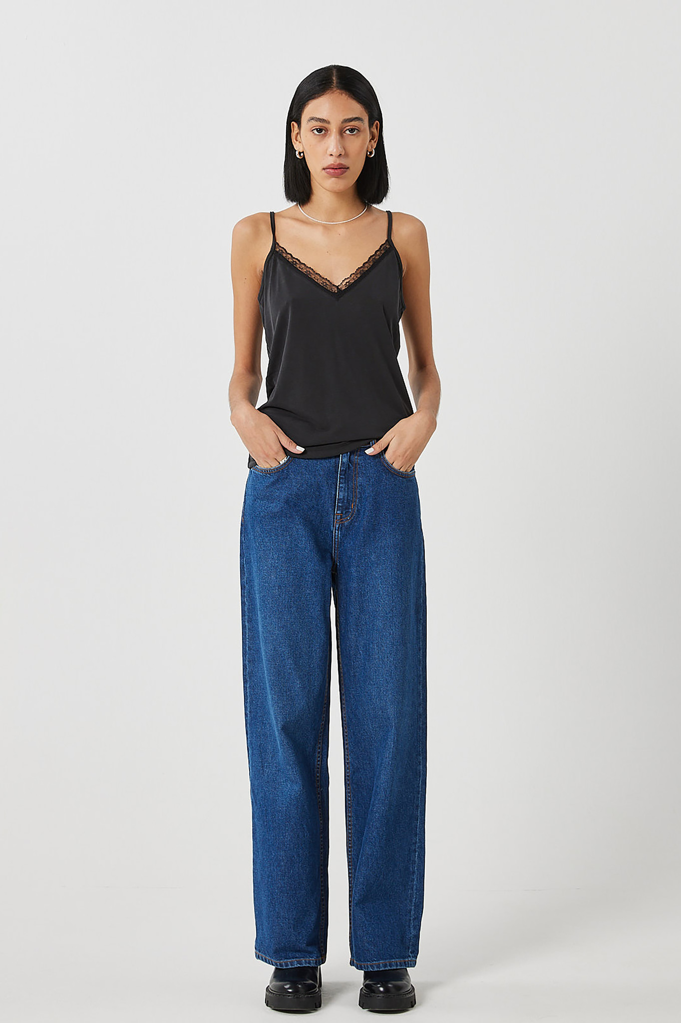 https://cdn.webshopapp.com/shops/223274/files/421406149/file.jpg