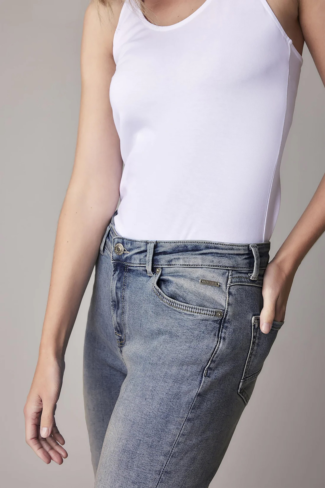 https://cdn.webshopapp.com/shops/223274/files/424009823/file.jpg