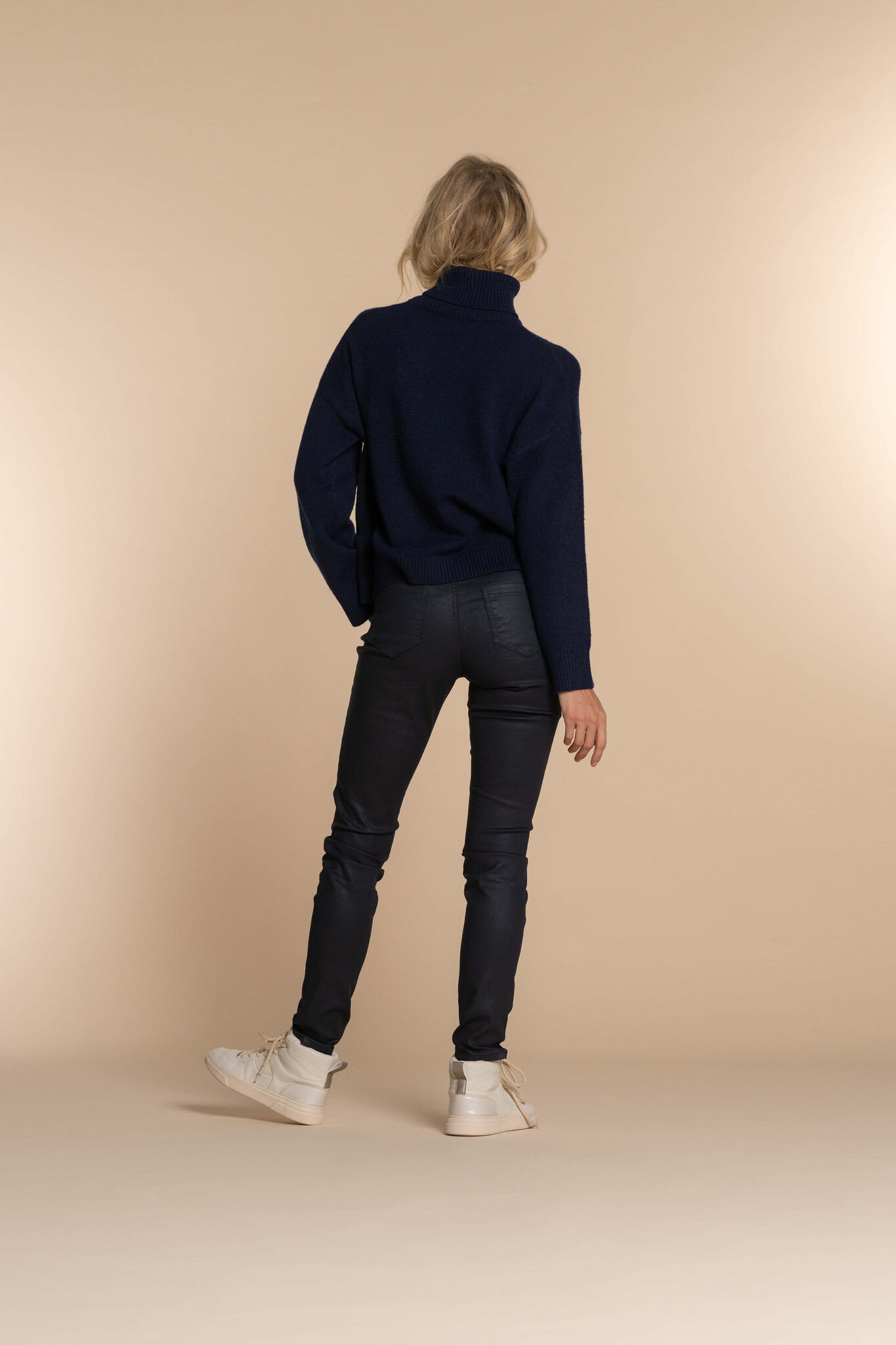https://cdn.webshopapp.com/shops/223274/files/437152120/file.jpg