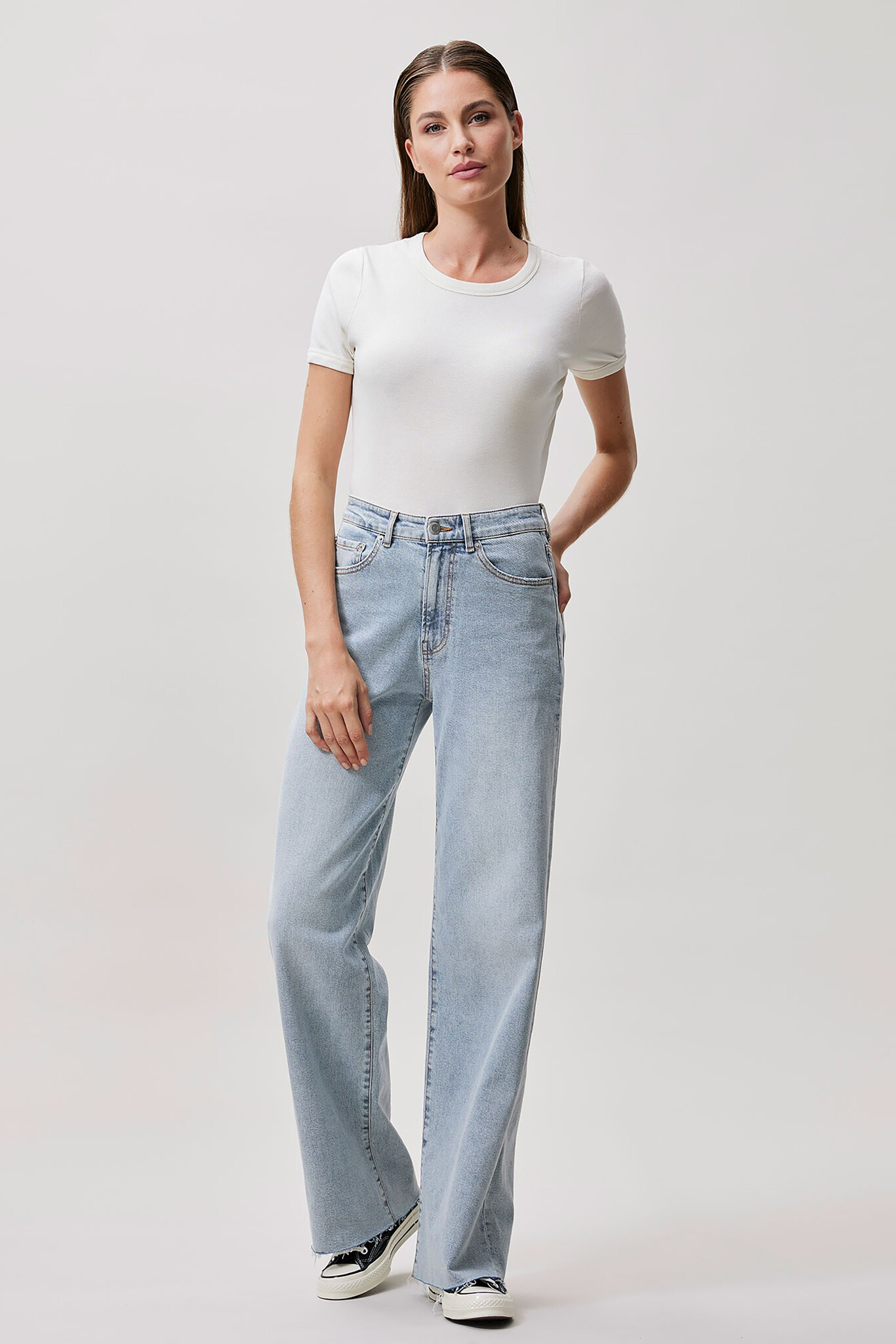 https://cdn.webshopapp.com/shops/223274/files/439564320/file.jpg
