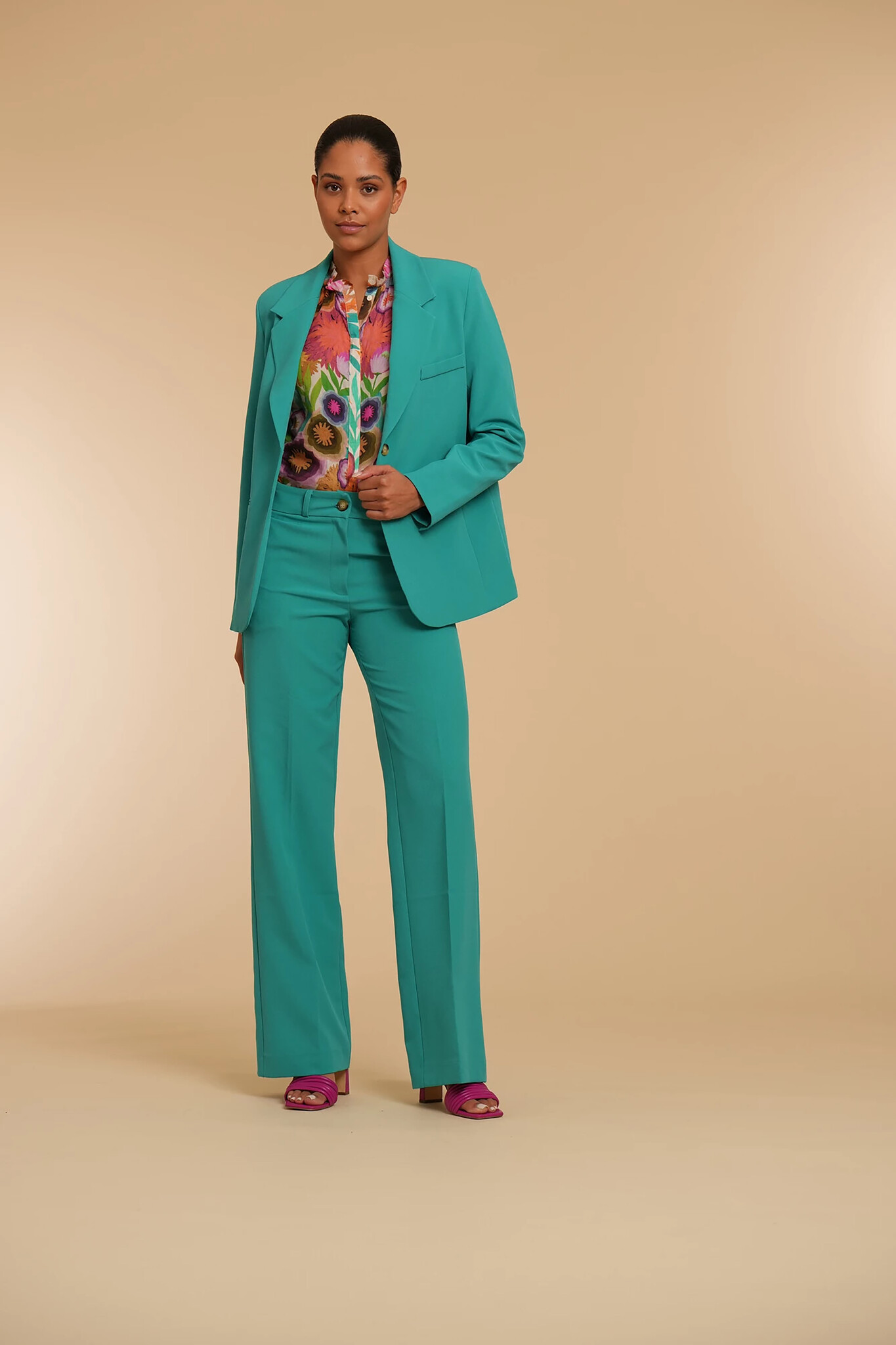 https://cdn.webshopapp.com/shops/223274/files/449560912/file.jpg