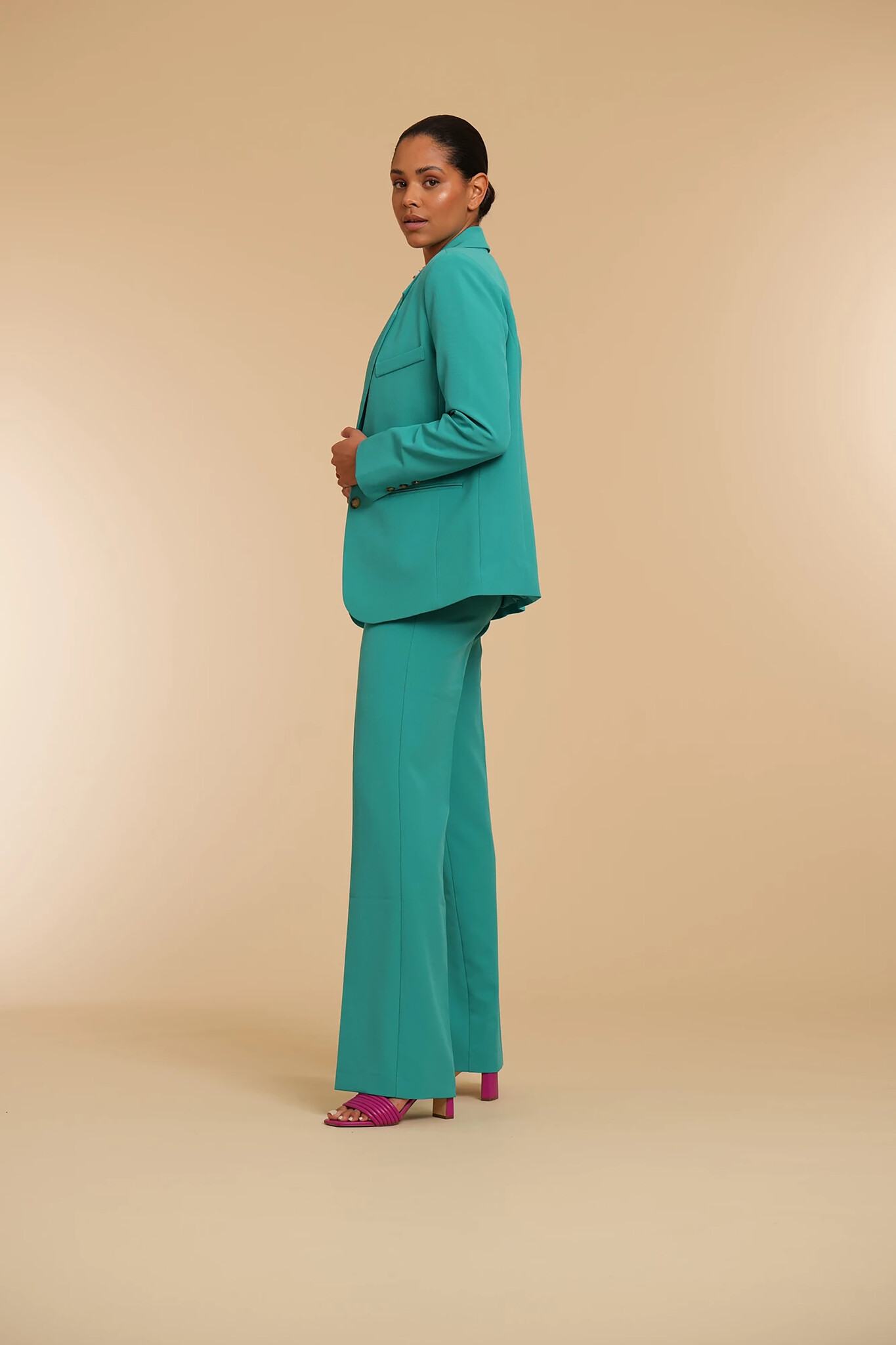 https://cdn.webshopapp.com/shops/223274/files/449560918/file.jpg