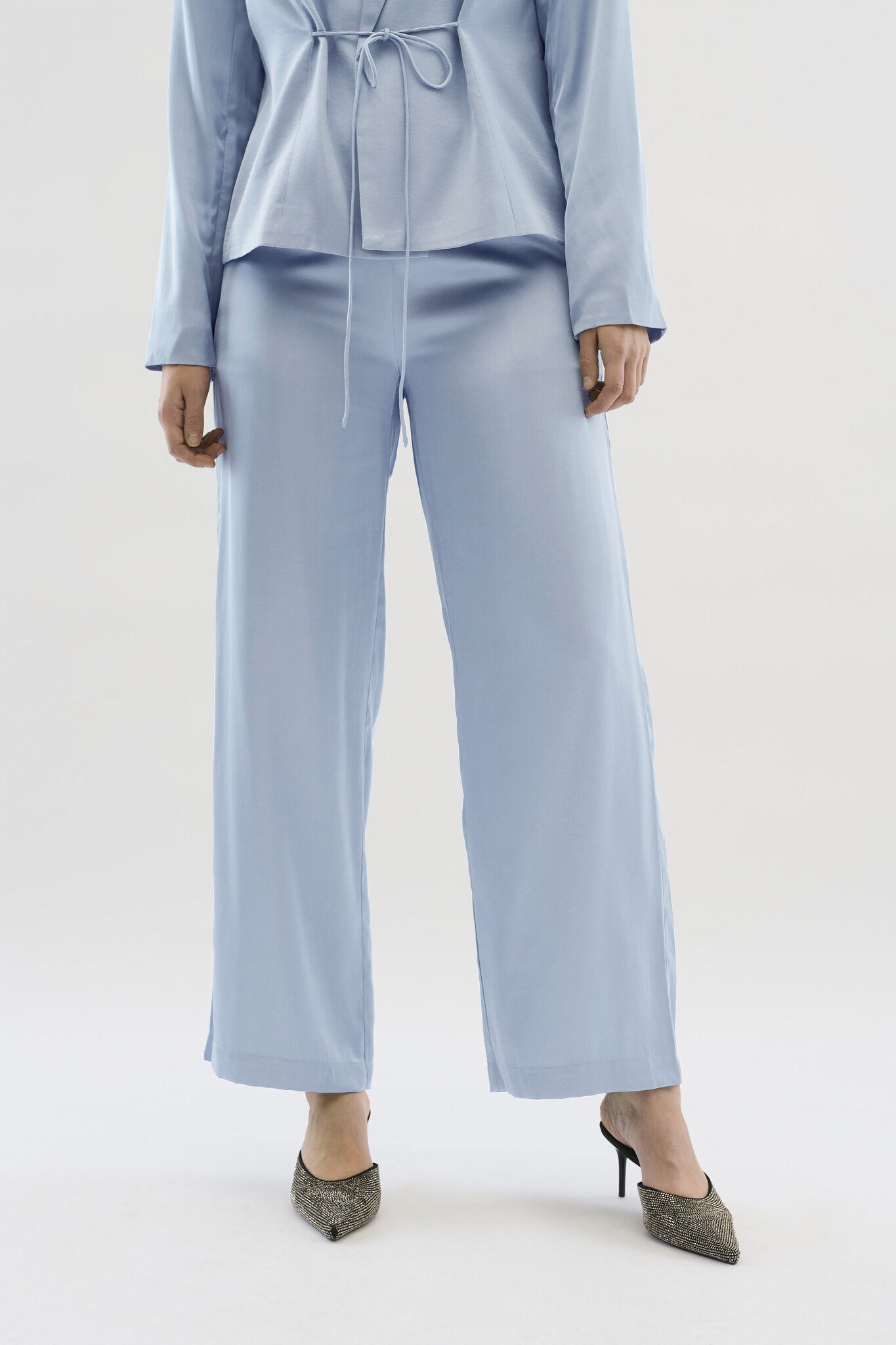 https://cdn.webshopapp.com/shops/223274/files/458964298/file.jpg