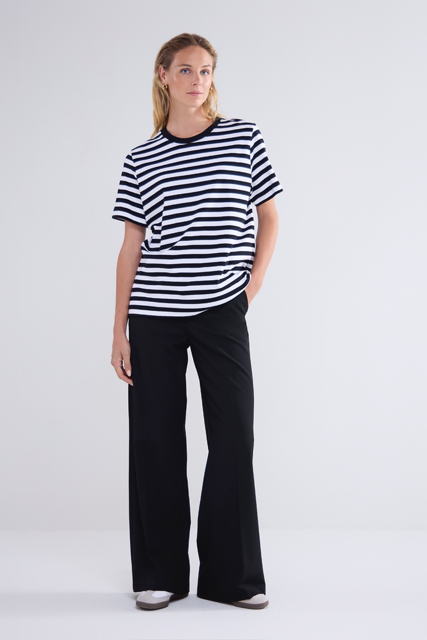 https://cdn.webshopapp.com/shops/223274/files/461709676/file.jpg