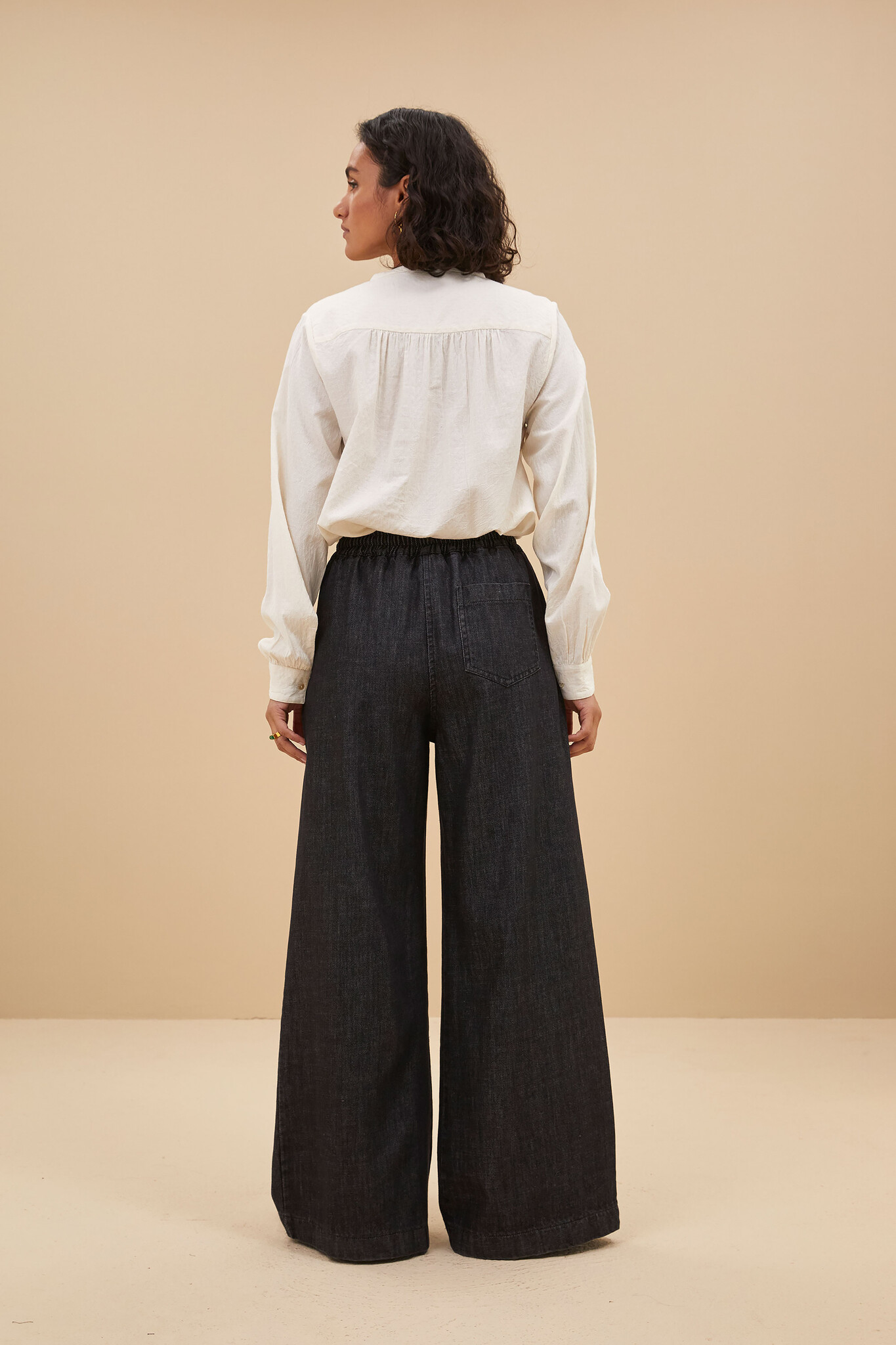 https://cdn.webshopapp.com/shops/223274/files/462877508/file.jpg