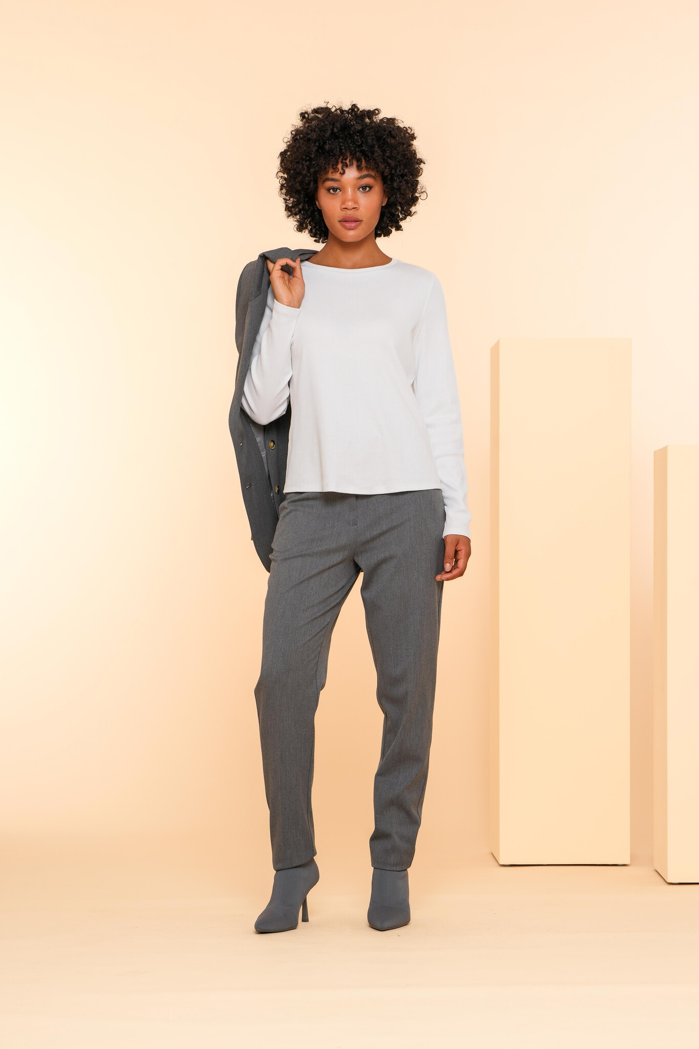 https://cdn.webshopapp.com/shops/223274/files/463355968/file.jpg