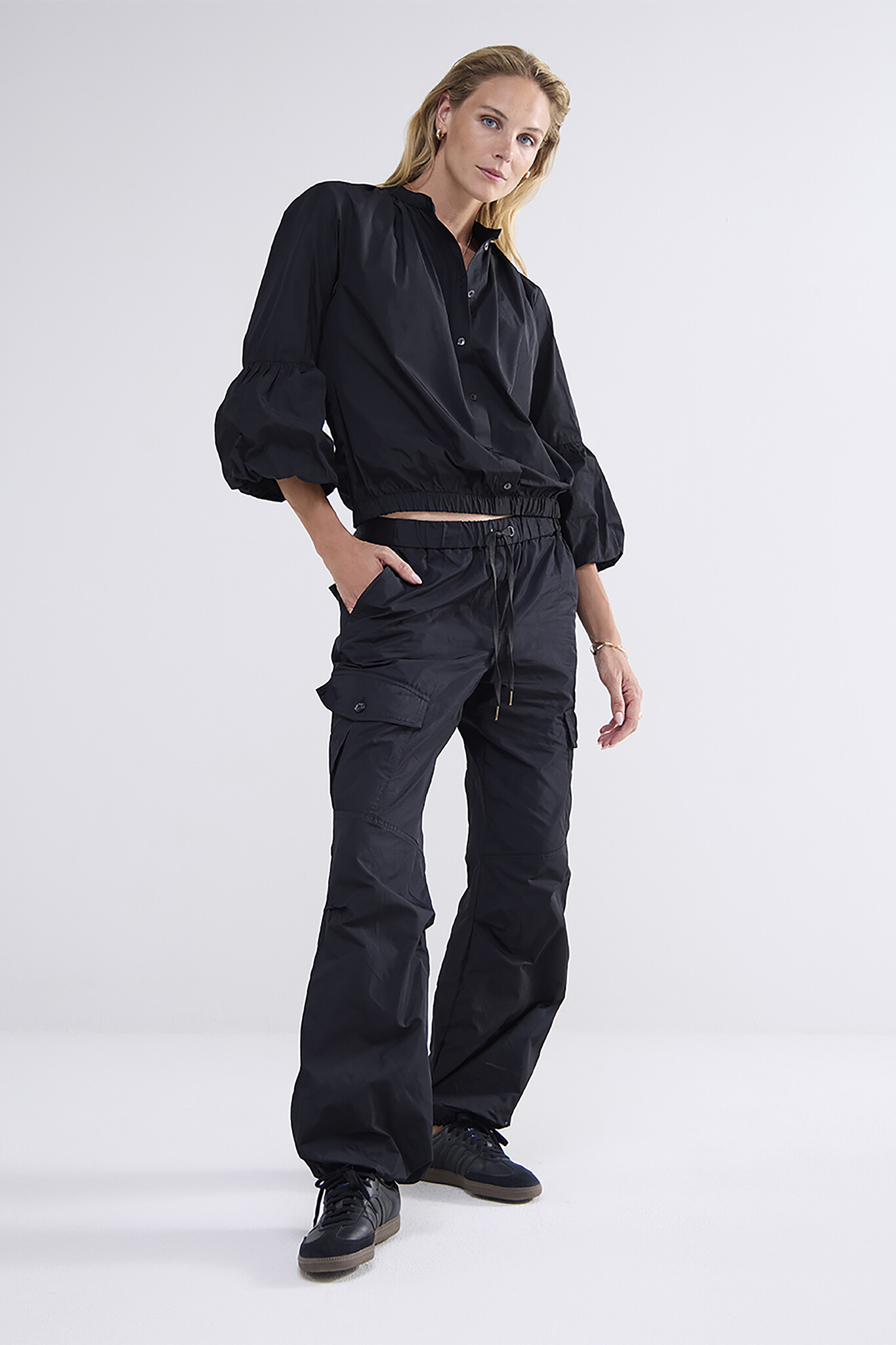 https://cdn.webshopapp.com/shops/223274/files/463465634/file.jpg