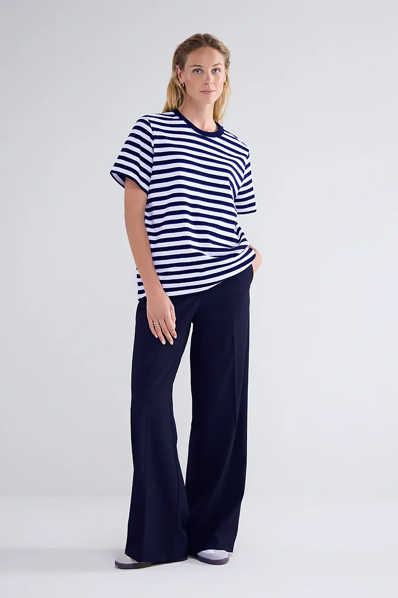 https://cdn.webshopapp.com/shops/223274/files/463467750/file.jpg