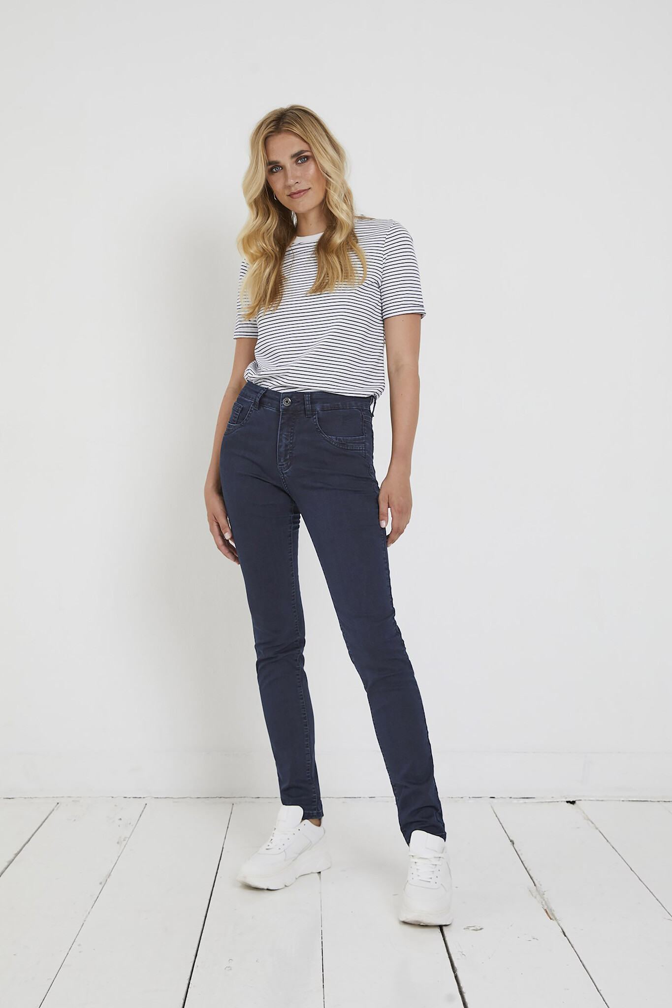 https://cdn.webshopapp.com/shops/223274/files/463702039/file.jpg