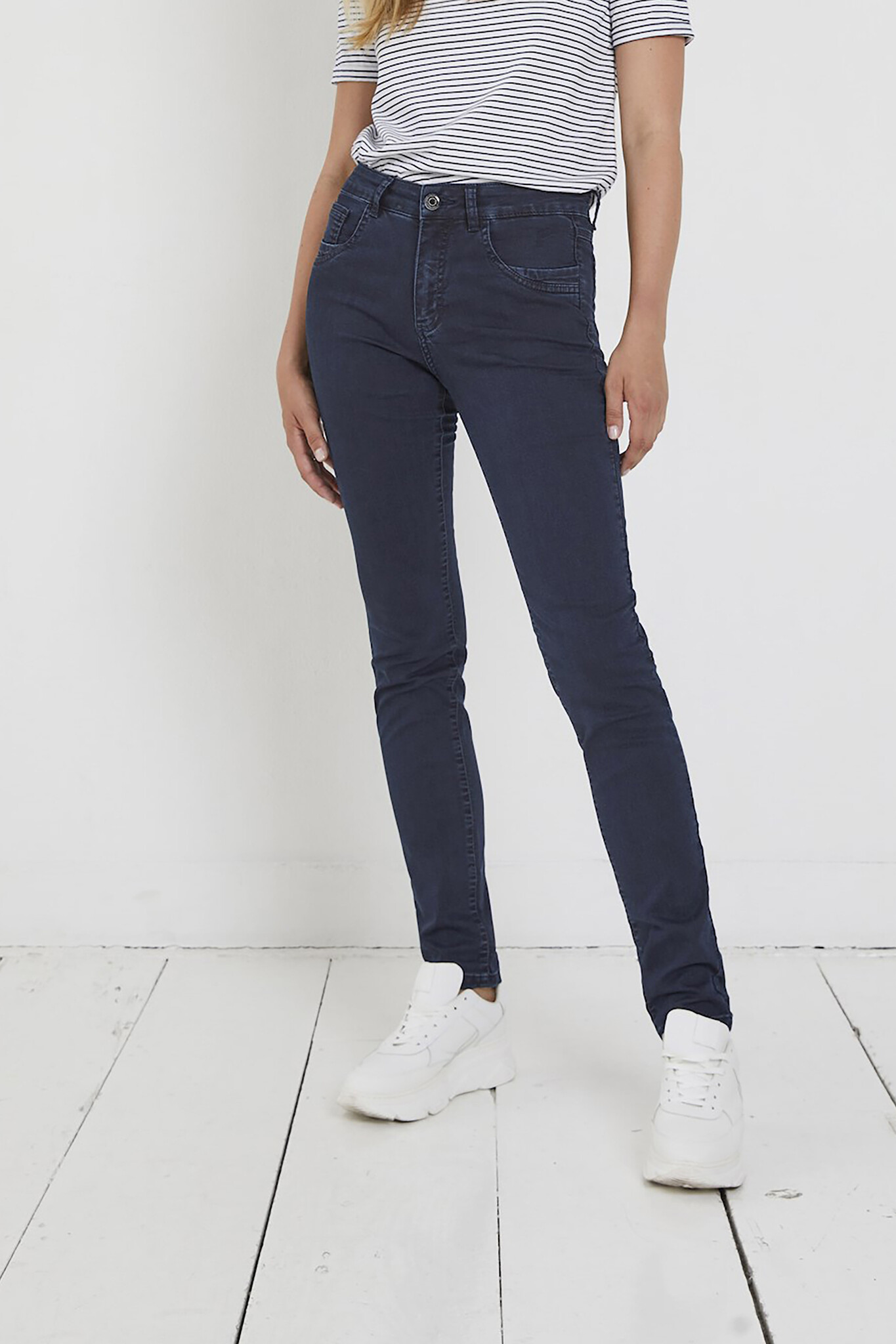 https://cdn.webshopapp.com/shops/223274/files/463702104/file.jpg