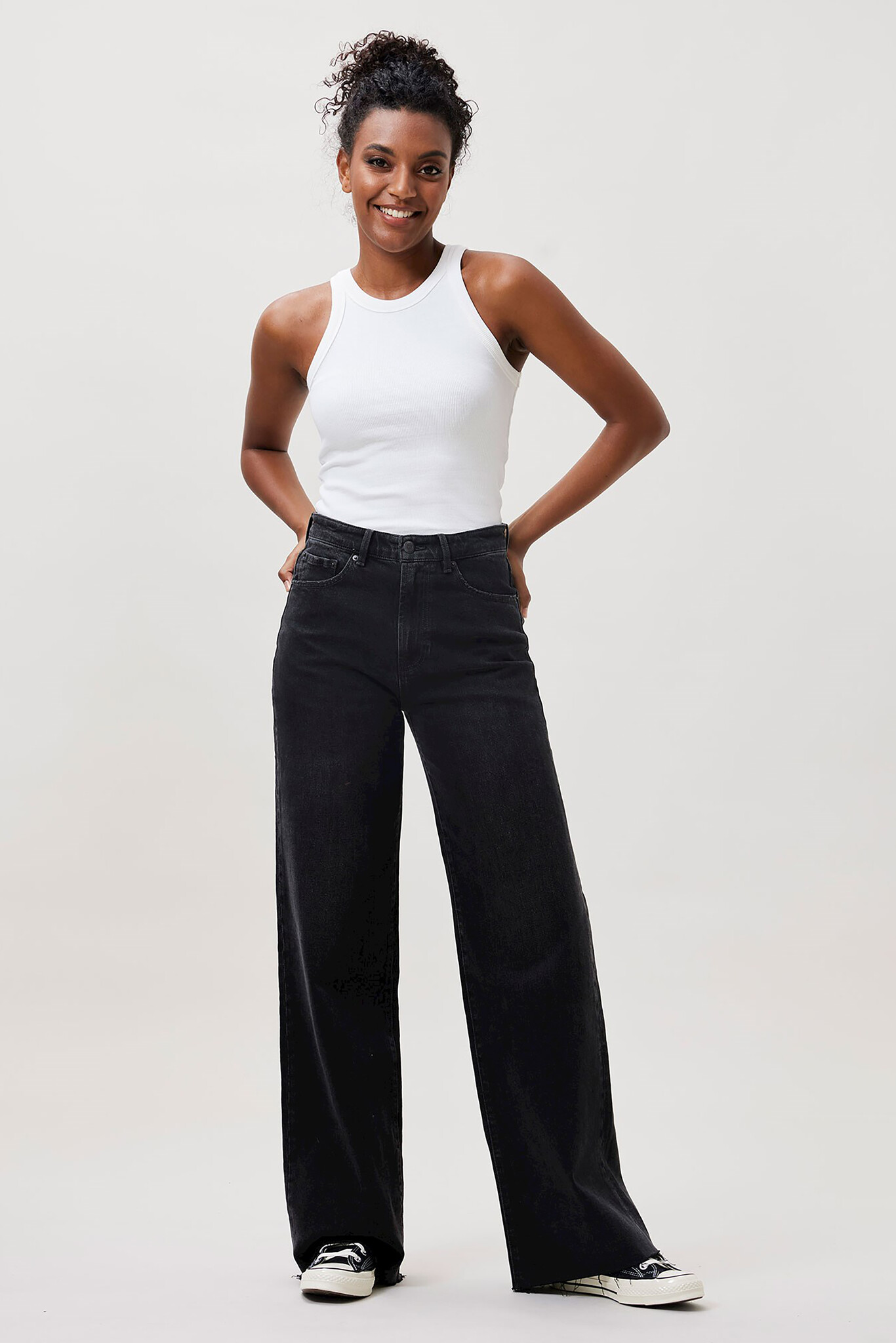 https://cdn.webshopapp.com/shops/223274/files/465459345/file.jpg