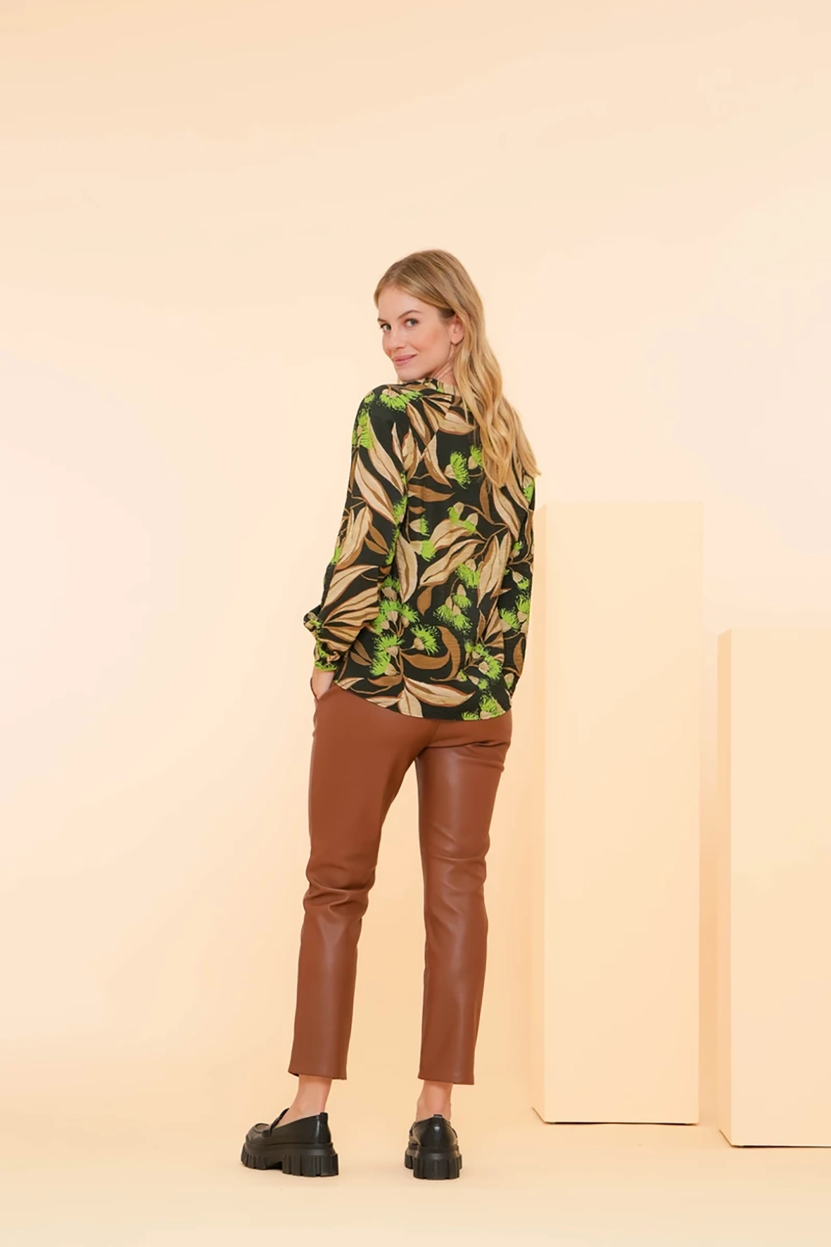 https://cdn.webshopapp.com/shops/223274/files/466703803/file.jpg