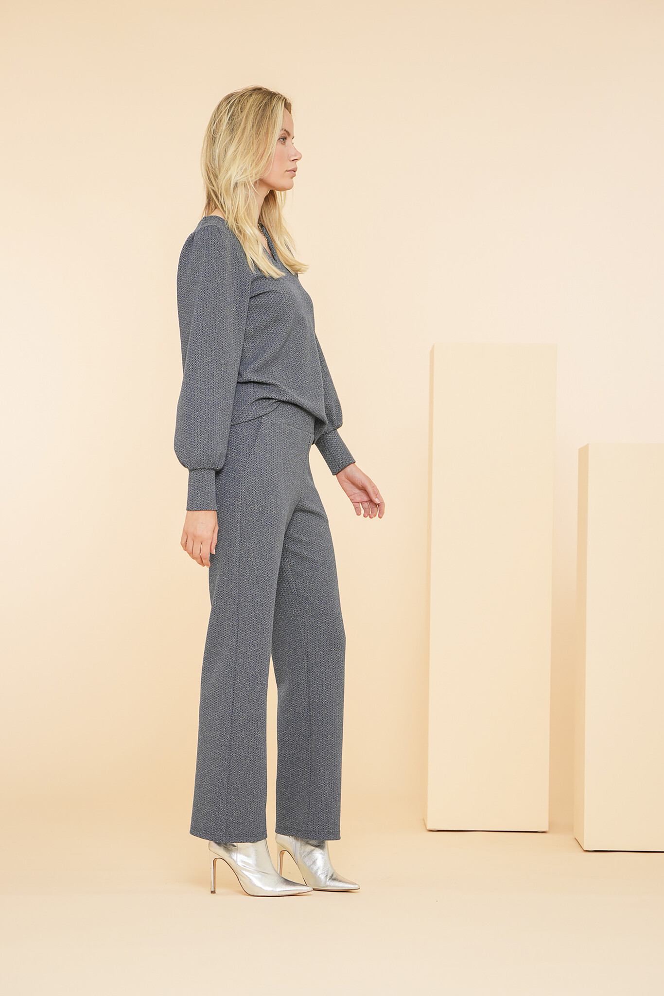 https://cdn.webshopapp.com/shops/223274/files/466839109/file.jpg