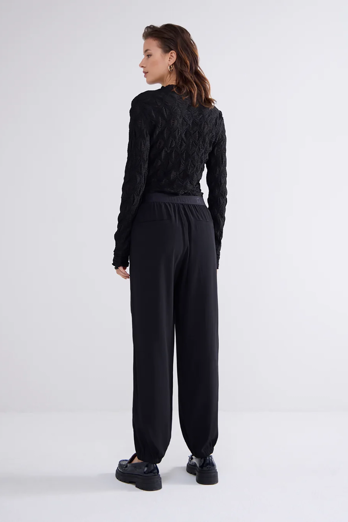 https://cdn.webshopapp.com/shops/223274/files/467040233/file.jpg