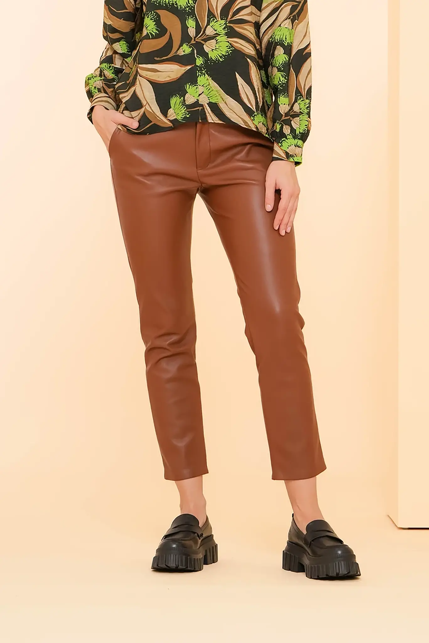 https://cdn.webshopapp.com/shops/223274/files/467243876/file.jpg