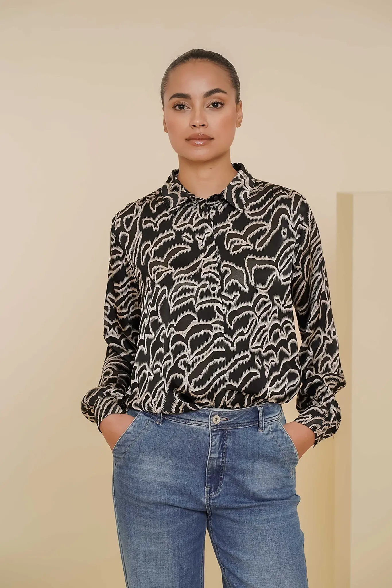https://cdn.webshopapp.com/shops/223274/files/467245948/file.jpg