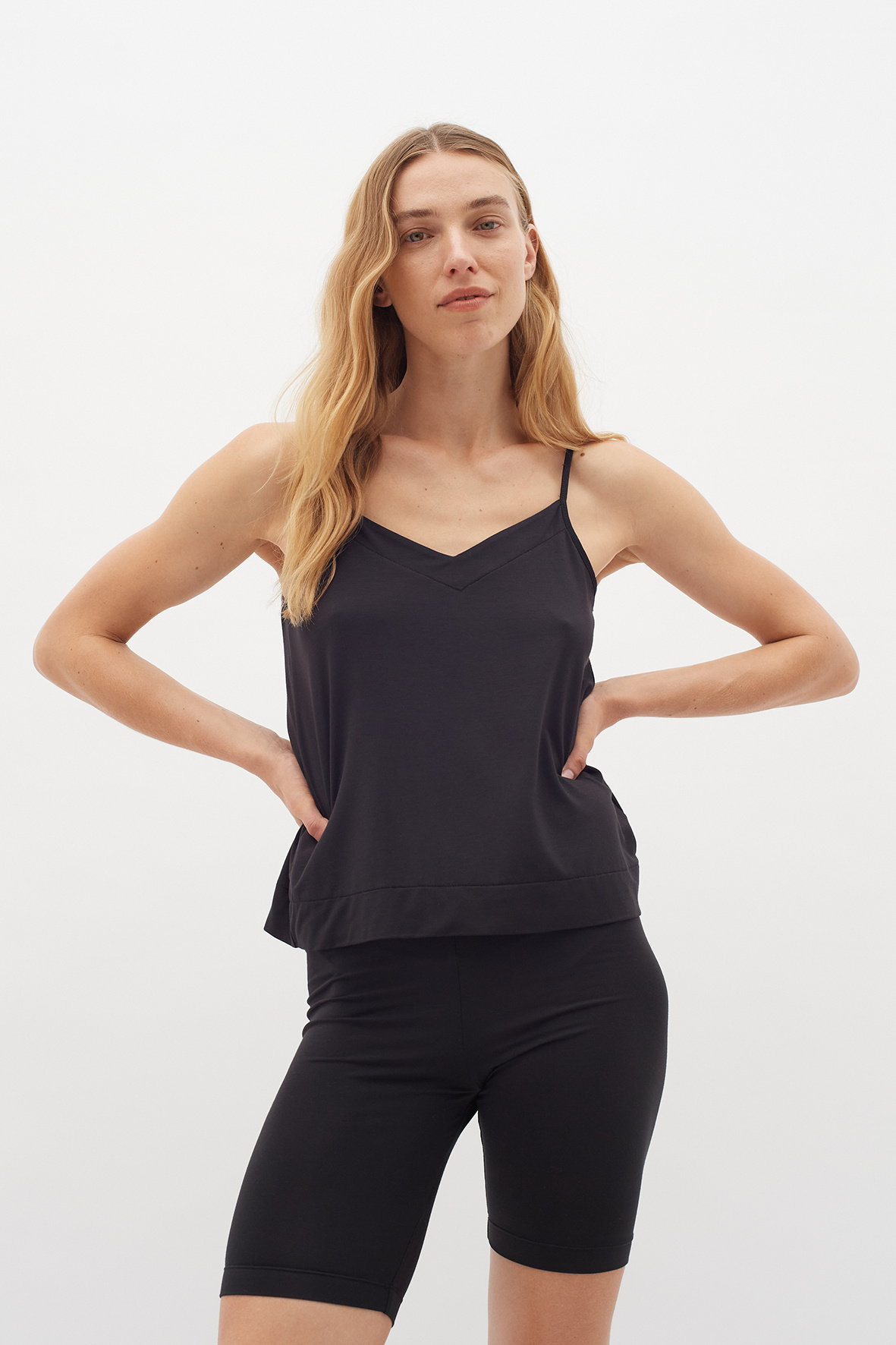 https://cdn.webshopapp.com/shops/223274/files/468389462/file.jpg