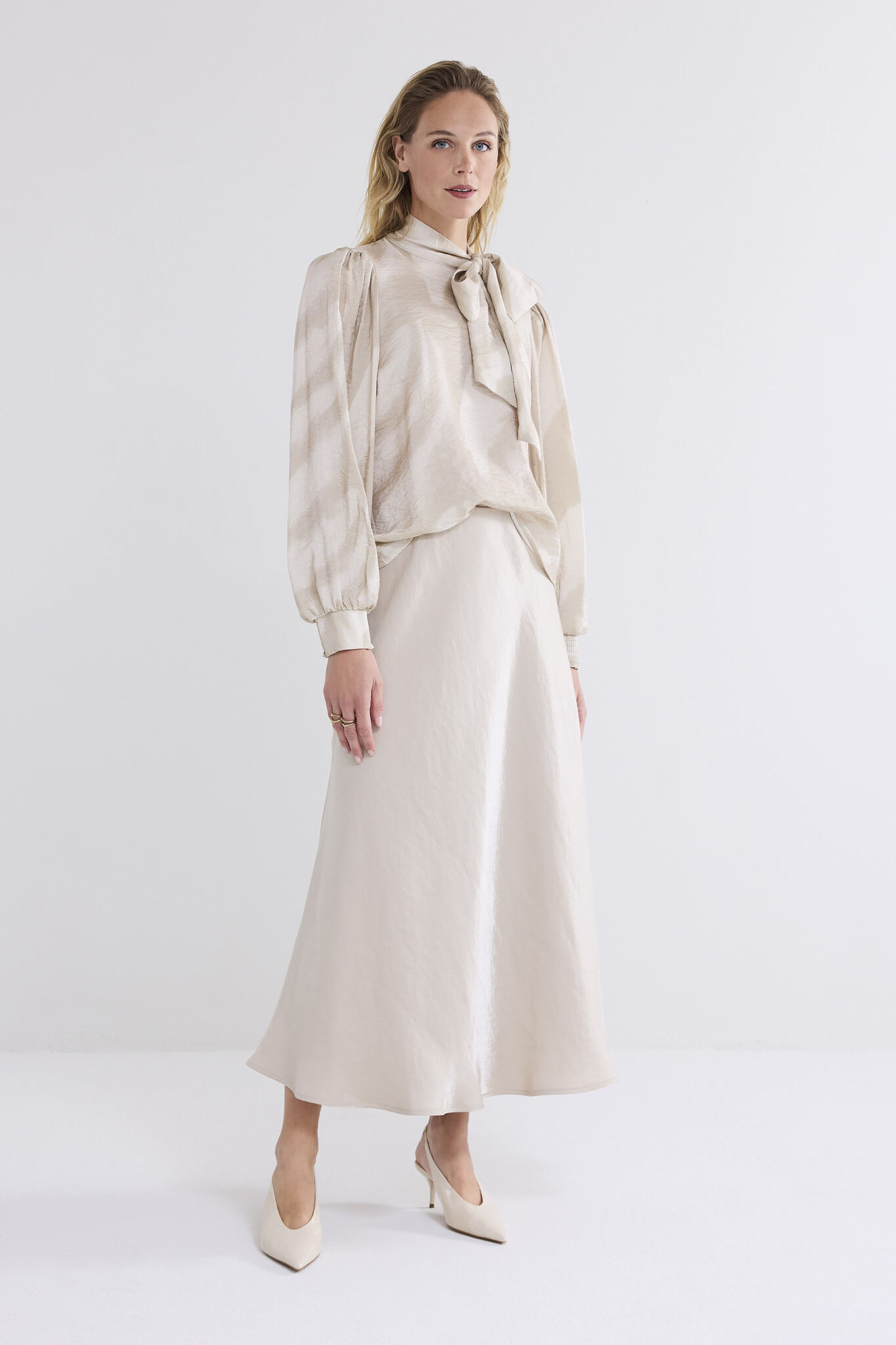 https://cdn.webshopapp.com/shops/223274/files/469423606/file.jpg