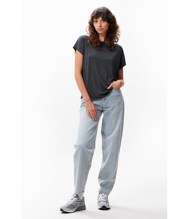 Catwalk Junkie 2502010220 Tshirt with open back detail