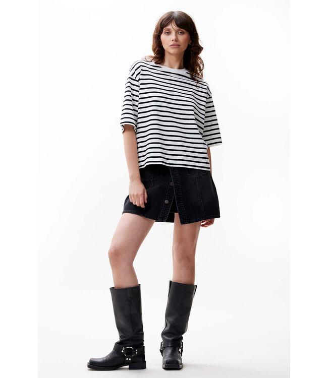 Catwalk Junkie 2402080200 Loose fit stripe T-shirt