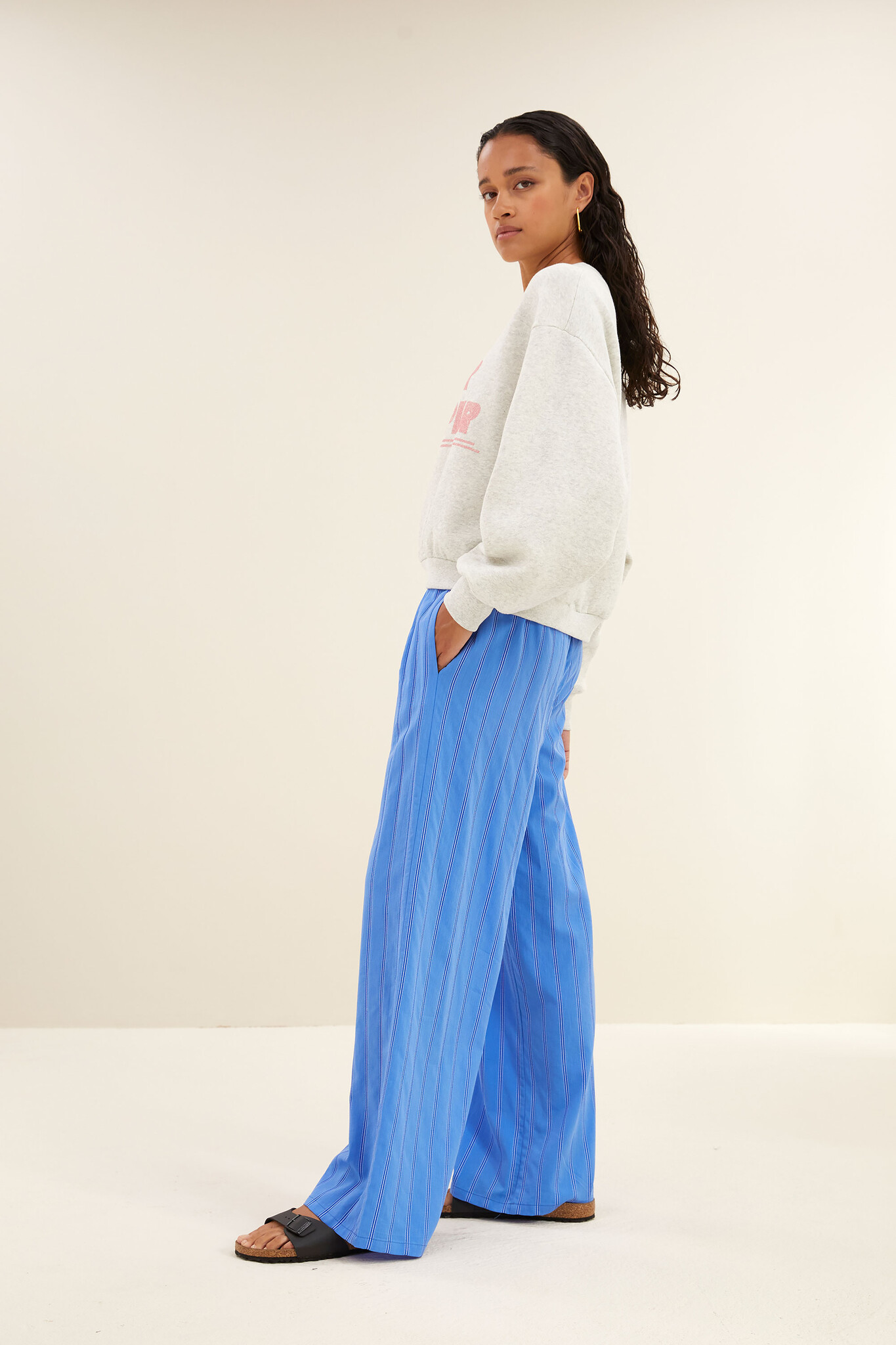 https://cdn.webshopapp.com/shops/223274/files/470722609/file.jpg