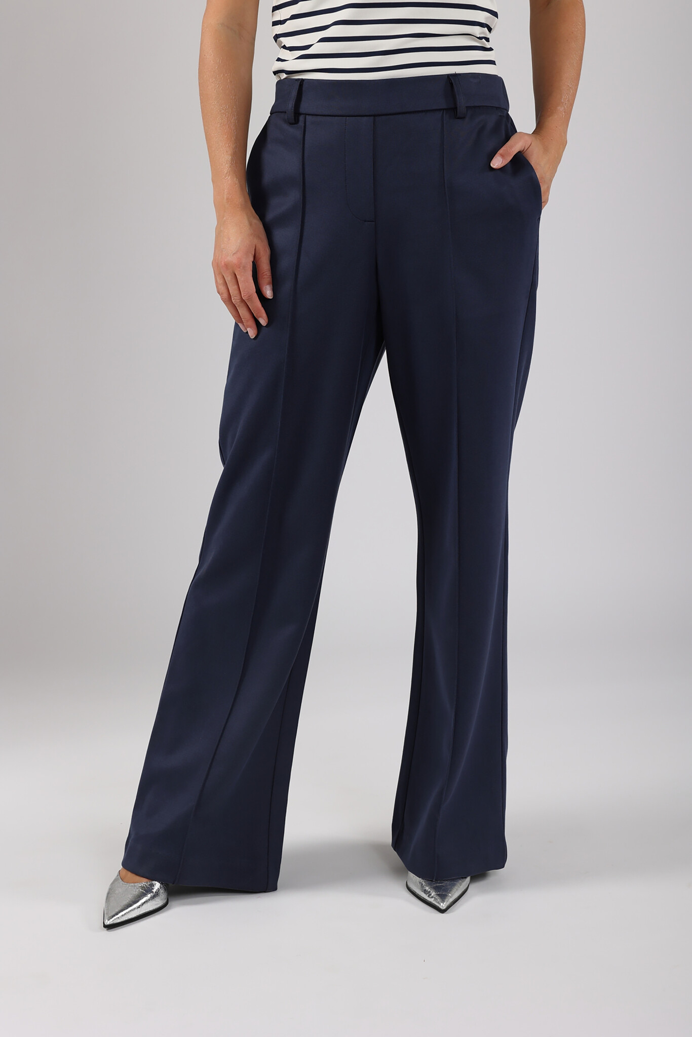 https://cdn.webshopapp.com/shops/223274/files/470886771/file.jpg
