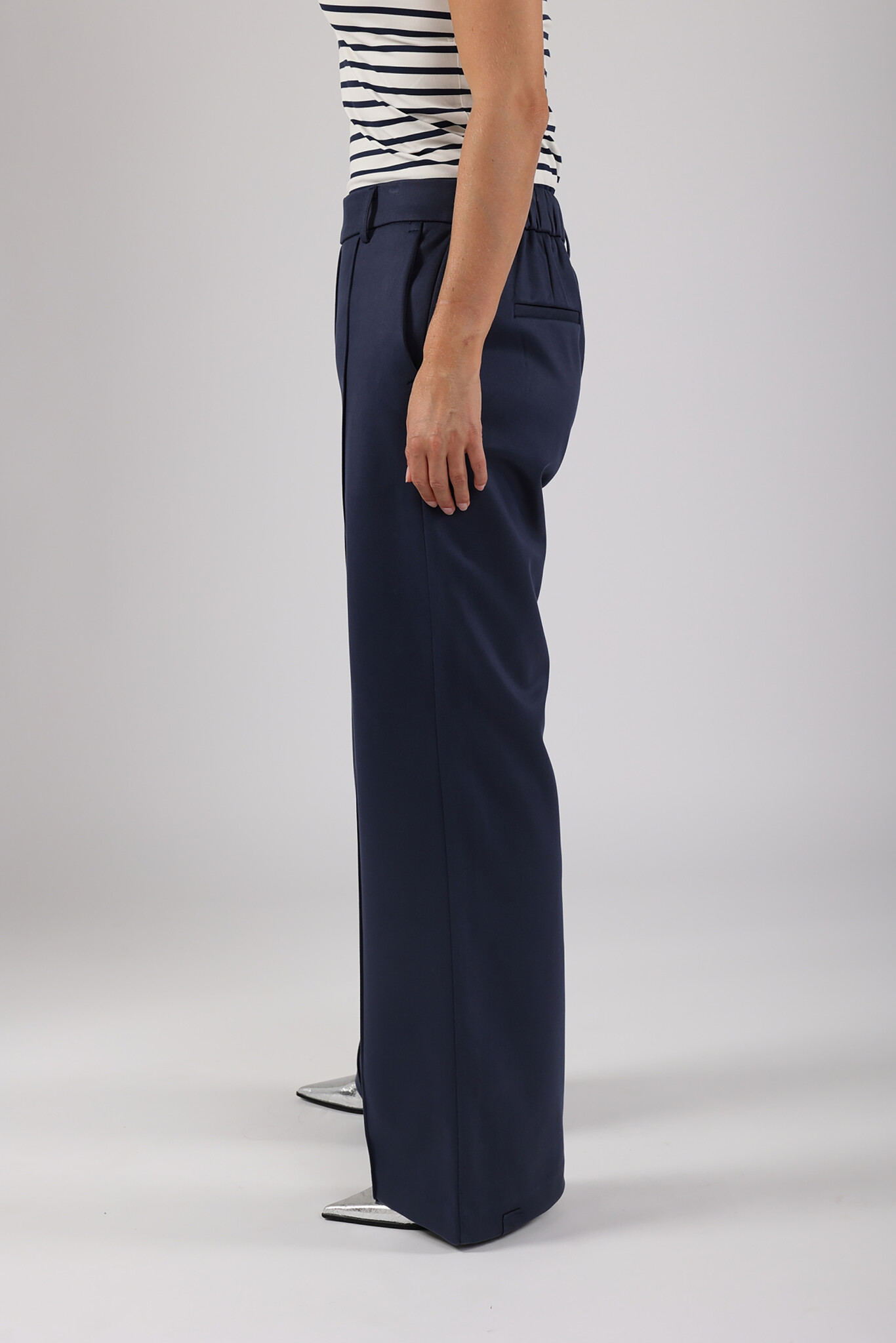 https://cdn.webshopapp.com/shops/223274/files/470886774/file.jpg
