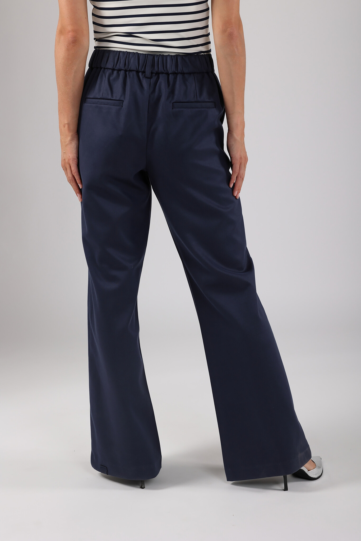 https://cdn.webshopapp.com/shops/223274/files/470886777/file.jpg