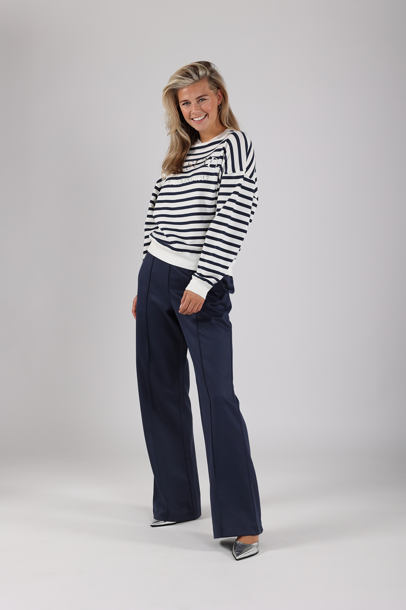 https://cdn.webshopapp.com/shops/223274/files/470886784/file.jpg