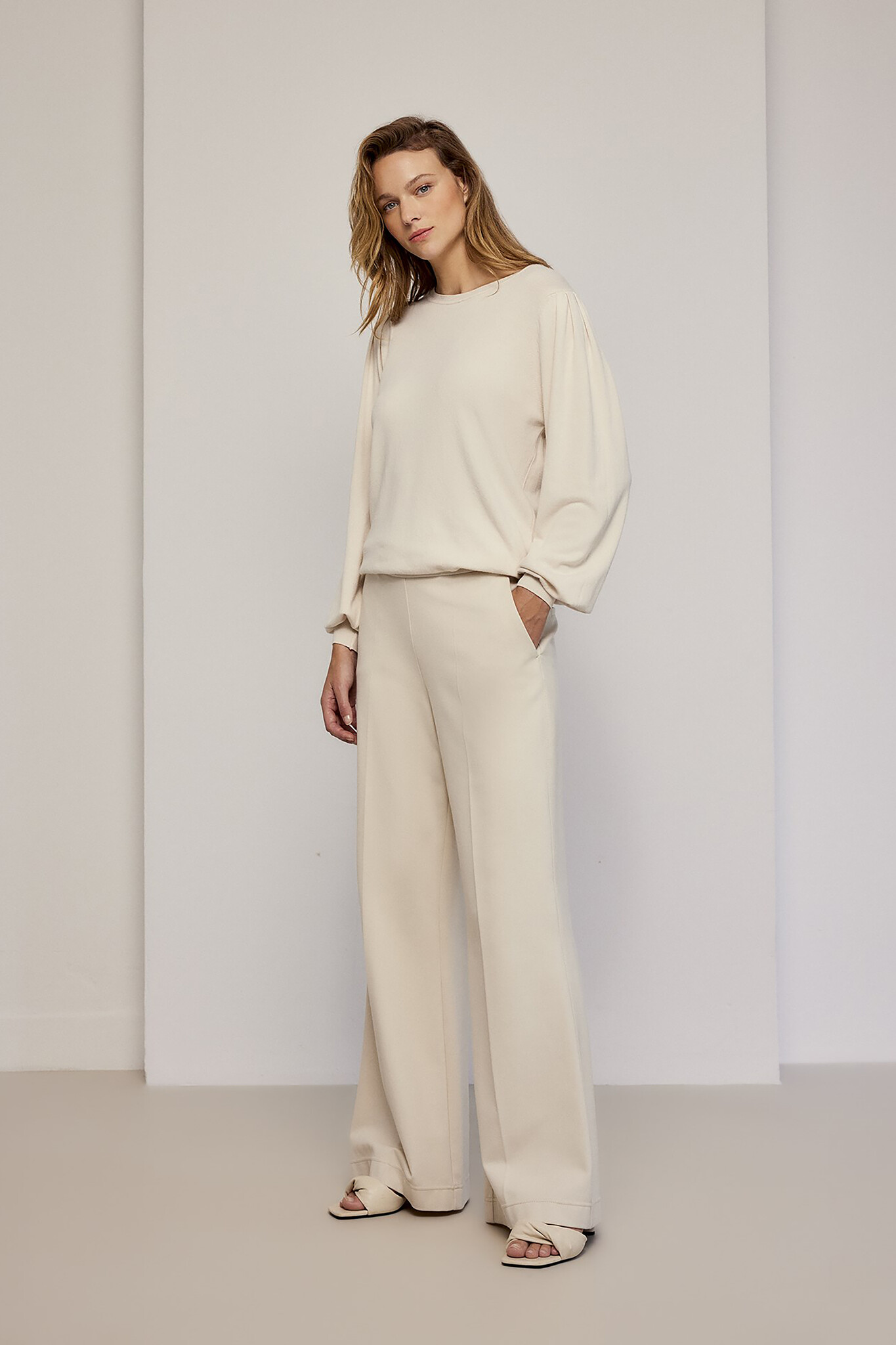 https://cdn.webshopapp.com/shops/223274/files/471280098/file.jpg