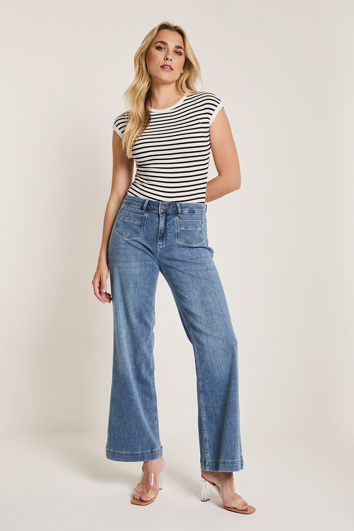 https://cdn.webshopapp.com/shops/223274/files/471881875/file.jpg