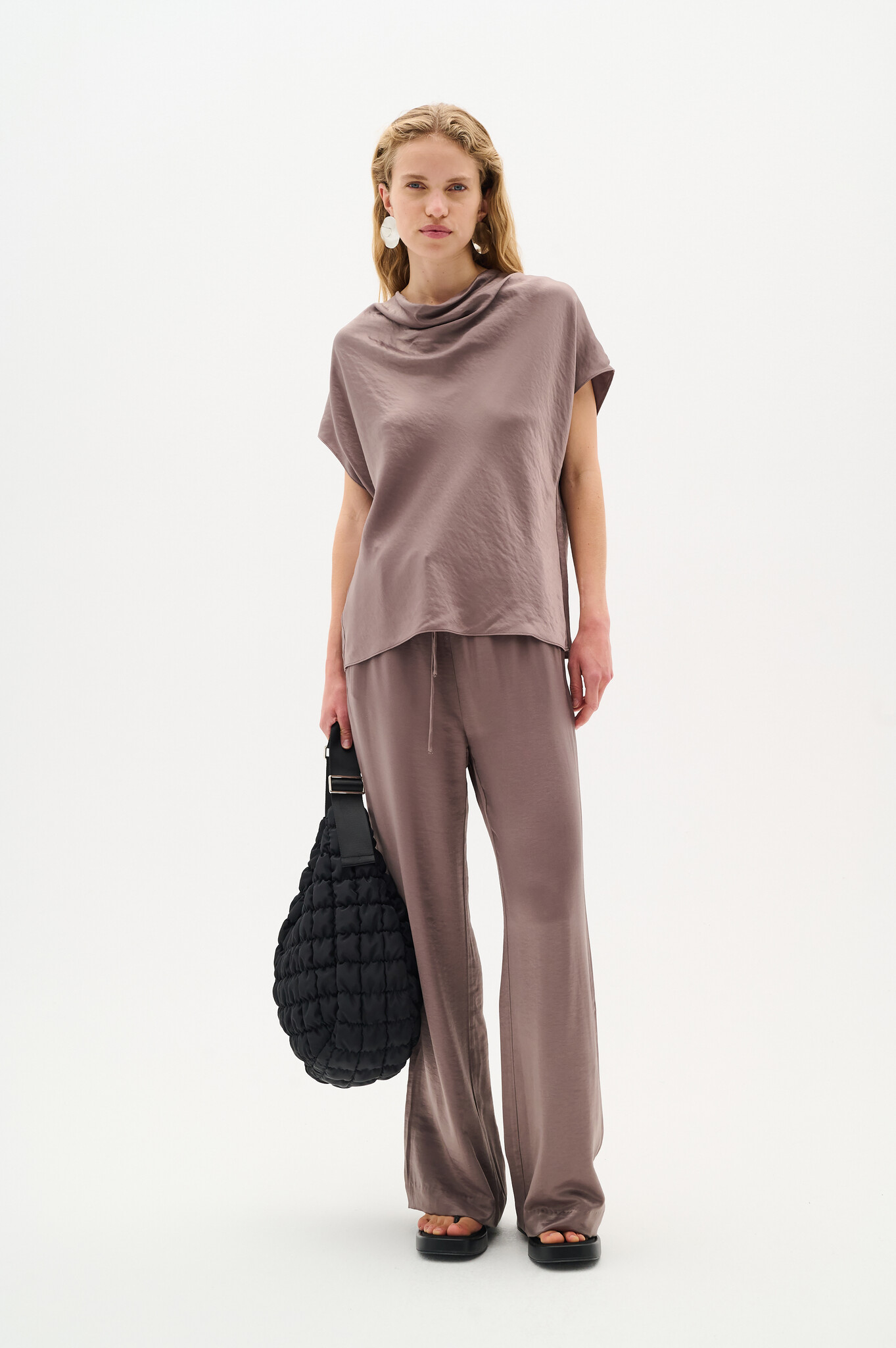 https://cdn.webshopapp.com/shops/223274/files/472153072/file.jpg