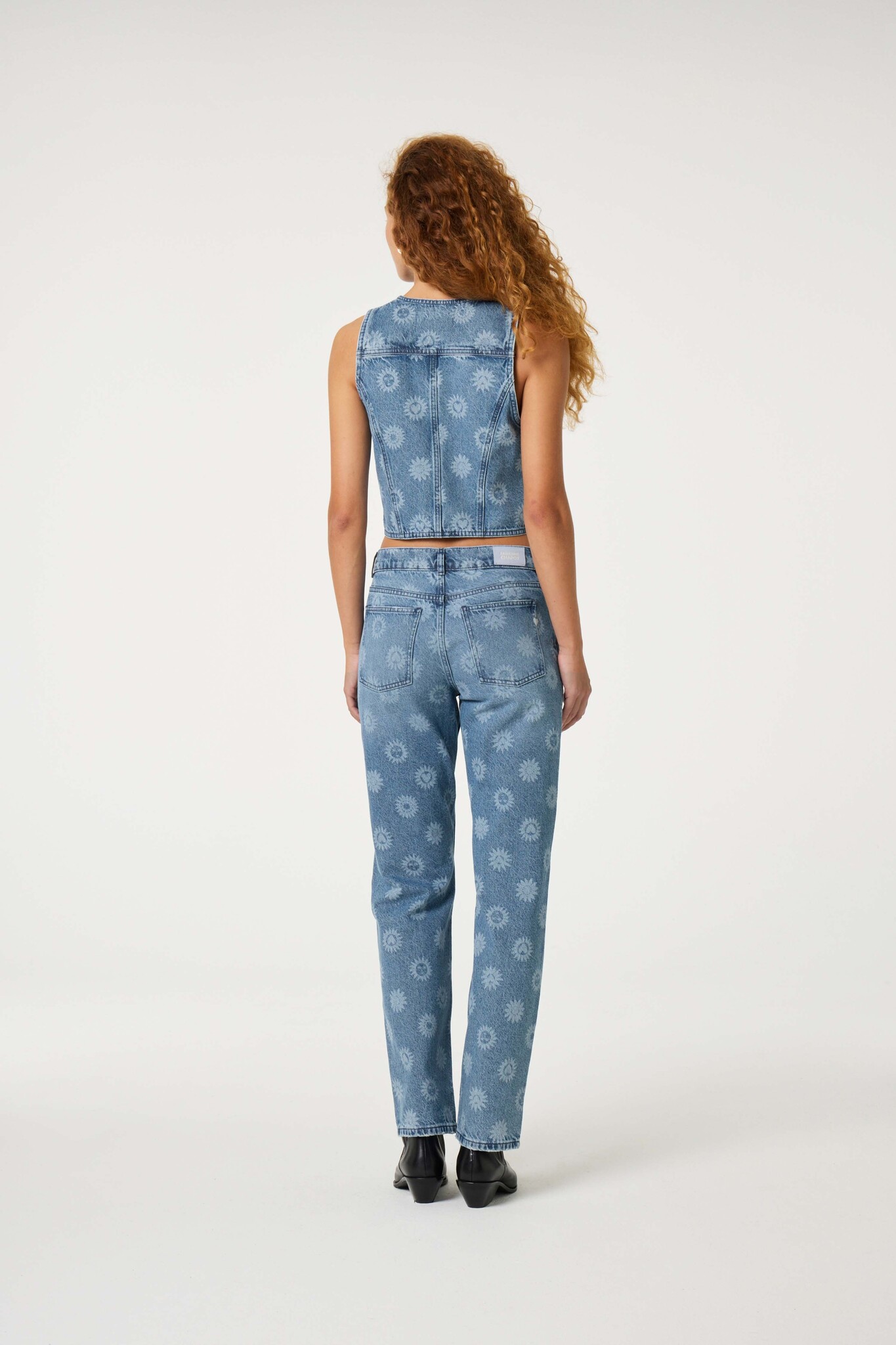 https://cdn.webshopapp.com/shops/223274/files/472246299/file.jpg