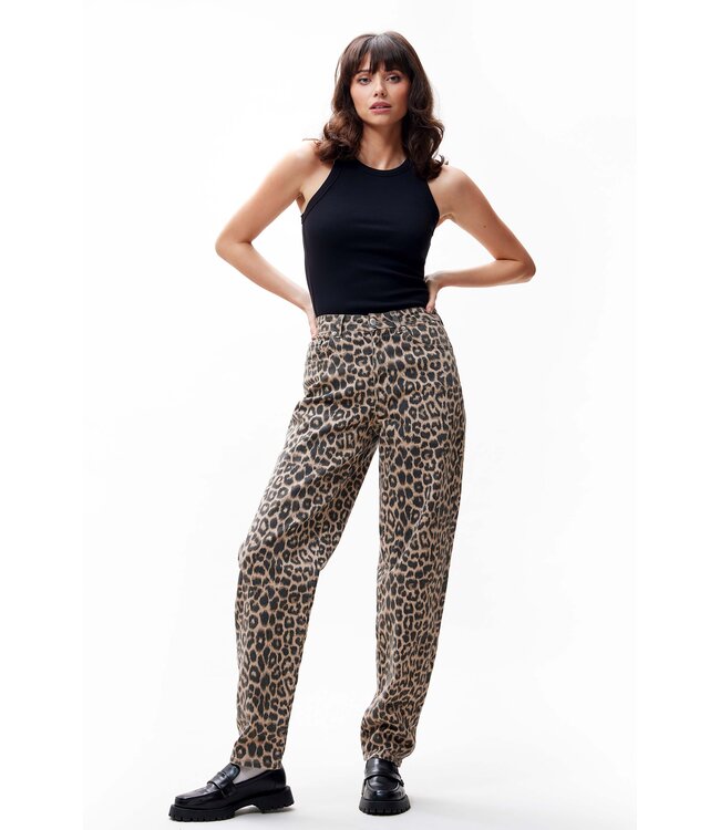 Catwalk Junkie 2402030032 Barrel fit leopard jeans