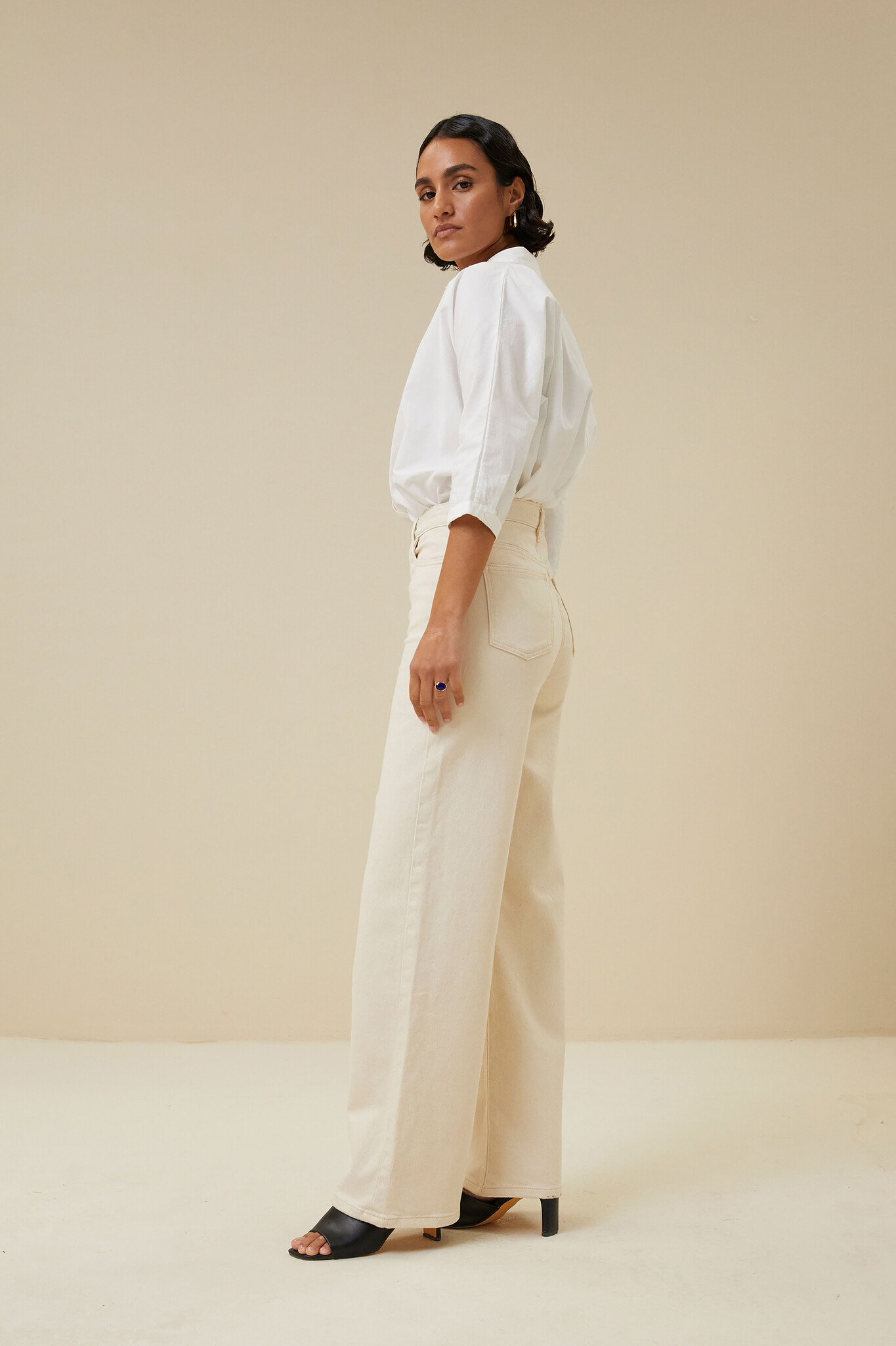 https://cdn.webshopapp.com/shops/223274/files/472618636/file.jpg