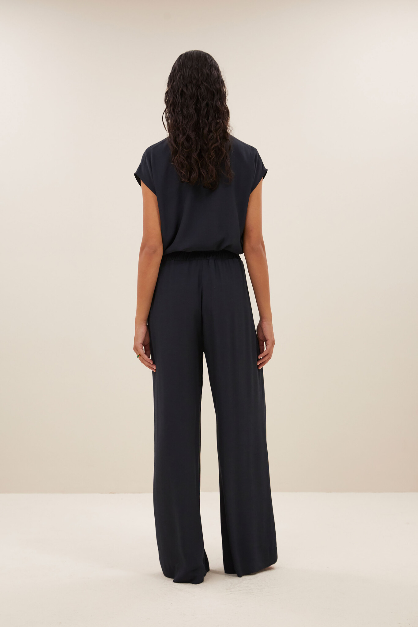 https://cdn.webshopapp.com/shops/223274/files/472619408/file.jpg