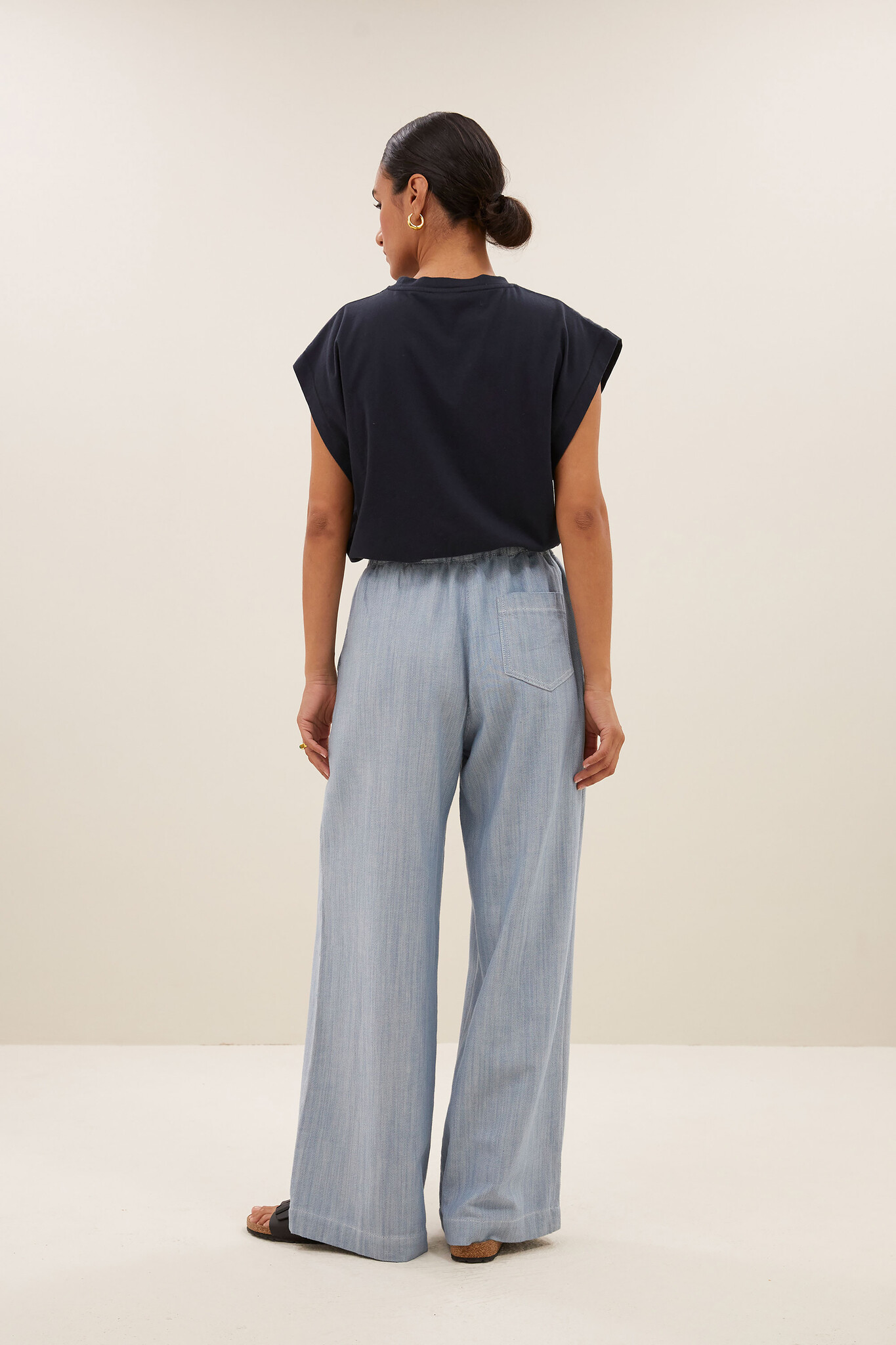 https://cdn.webshopapp.com/shops/223274/files/472666412/file.jpg