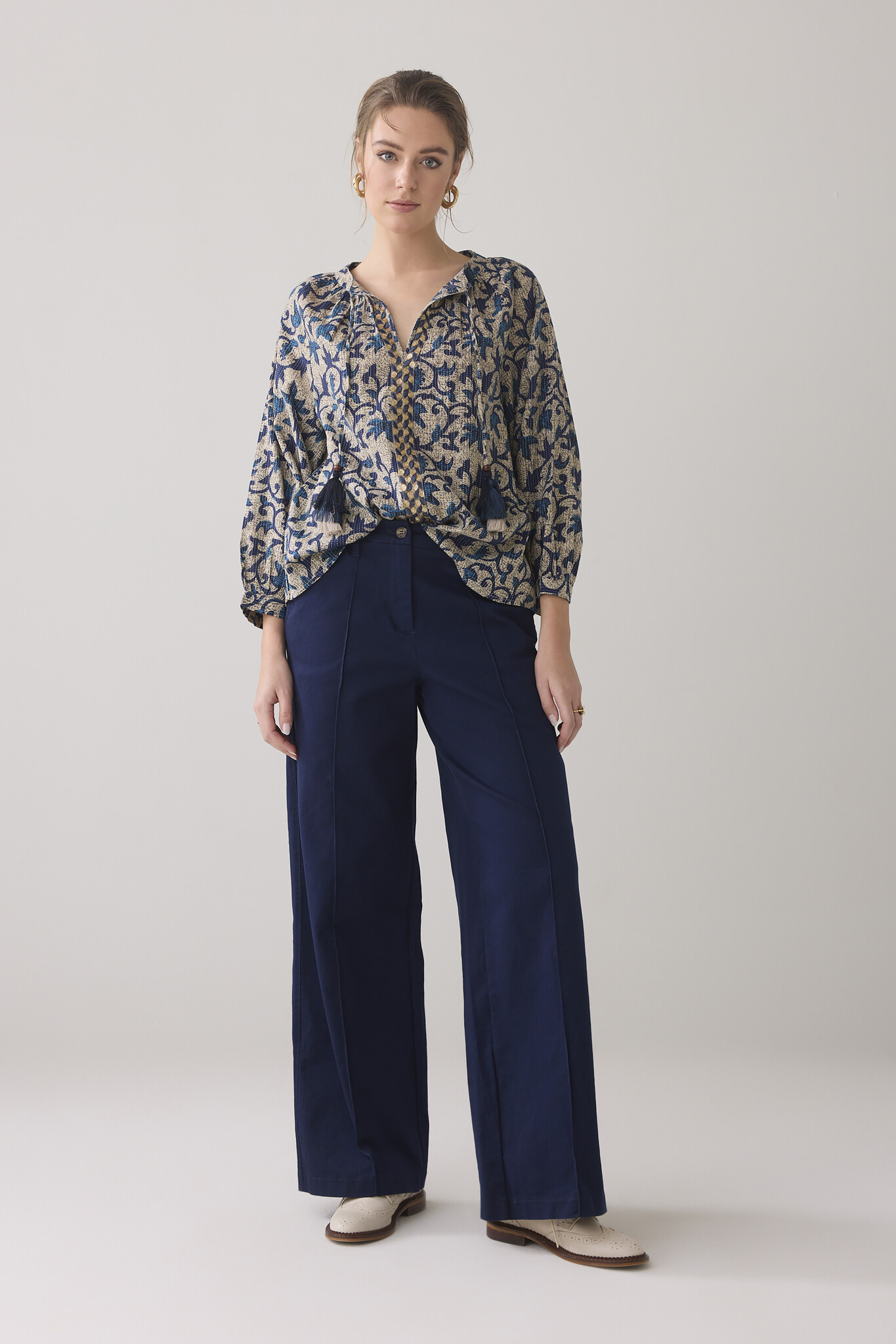 https://cdn.webshopapp.com/shops/223274/files/472763863/file.jpg