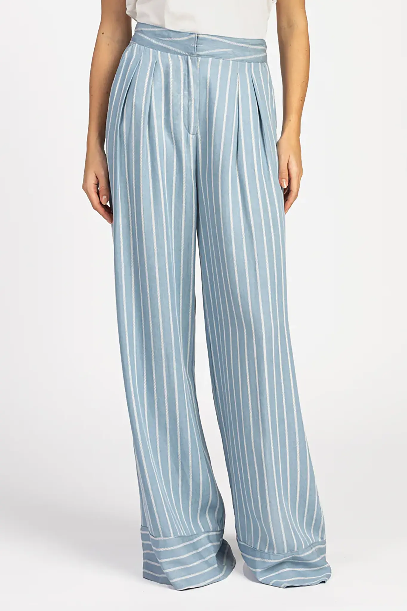 https://cdn.webshopapp.com/shops/223274/files/472883089/file.jpg