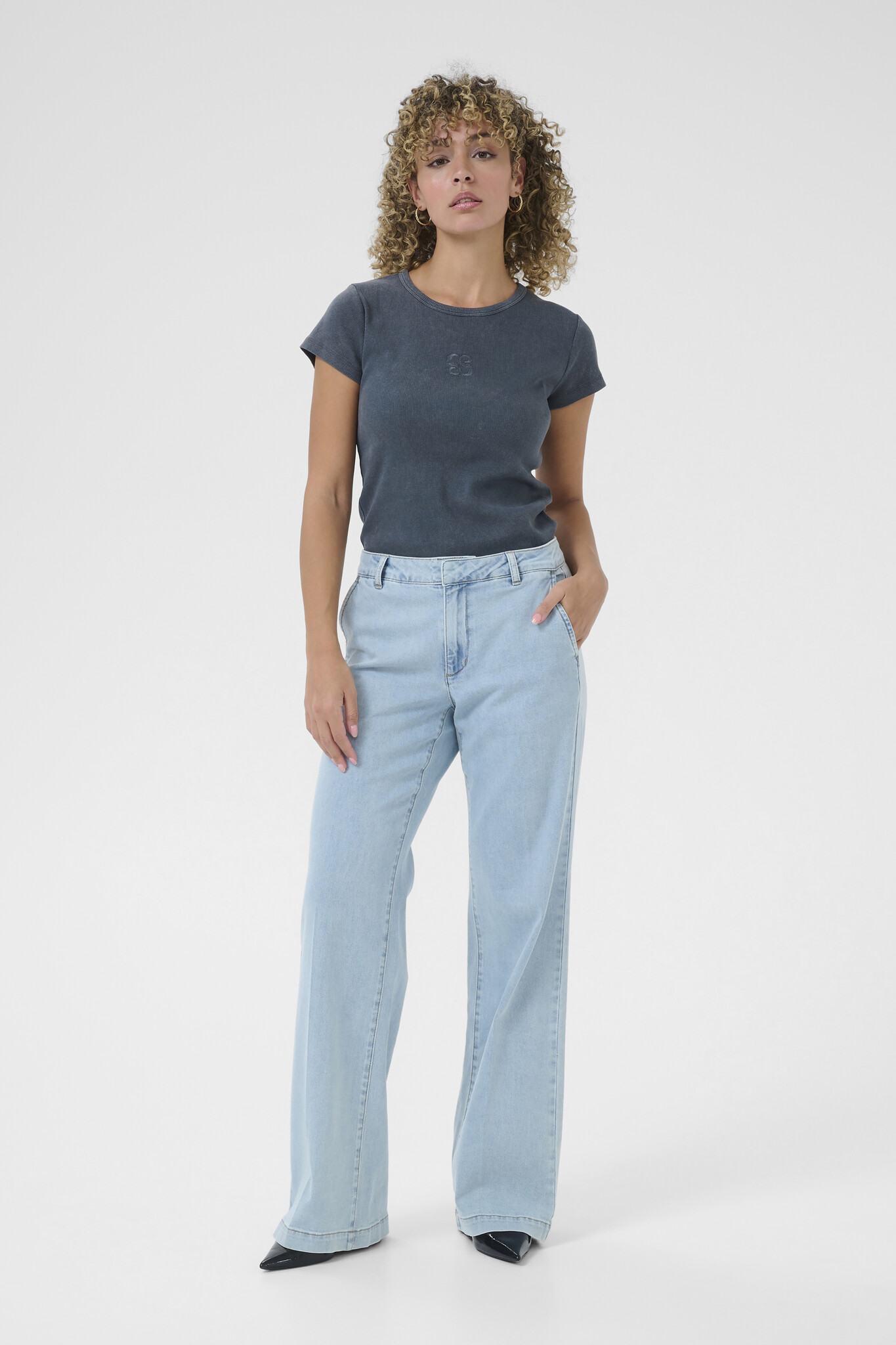 https://cdn.webshopapp.com/shops/223274/files/473098076/file.jpg