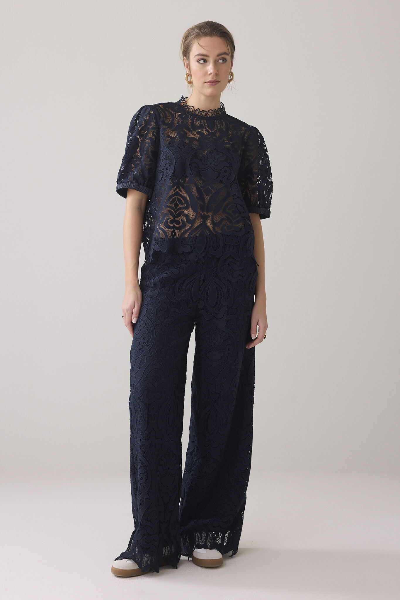 https://cdn.webshopapp.com/shops/223274/files/474159968/file.jpg