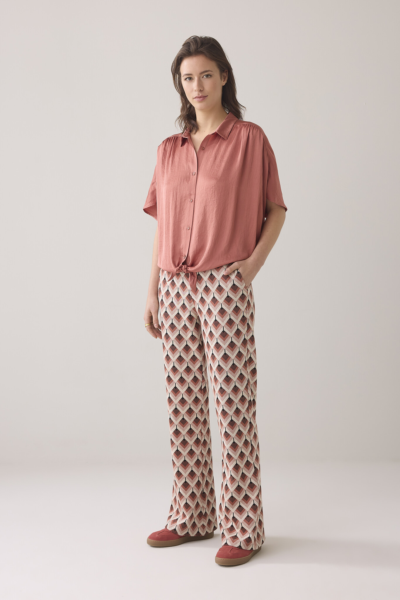 https://cdn.webshopapp.com/shops/223274/files/474160397/file.jpg