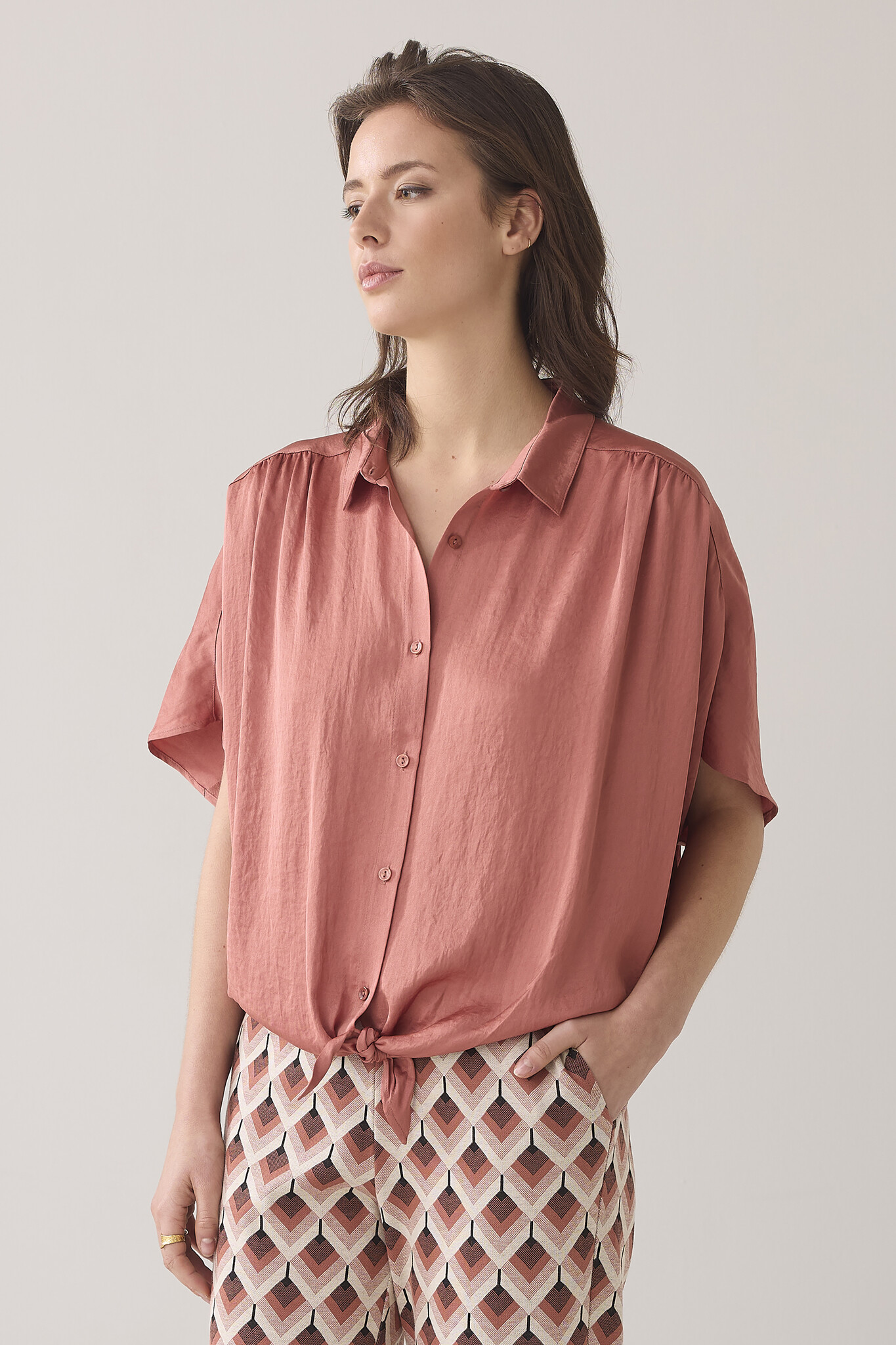 https://cdn.webshopapp.com/shops/223274/files/474160404/file.jpg